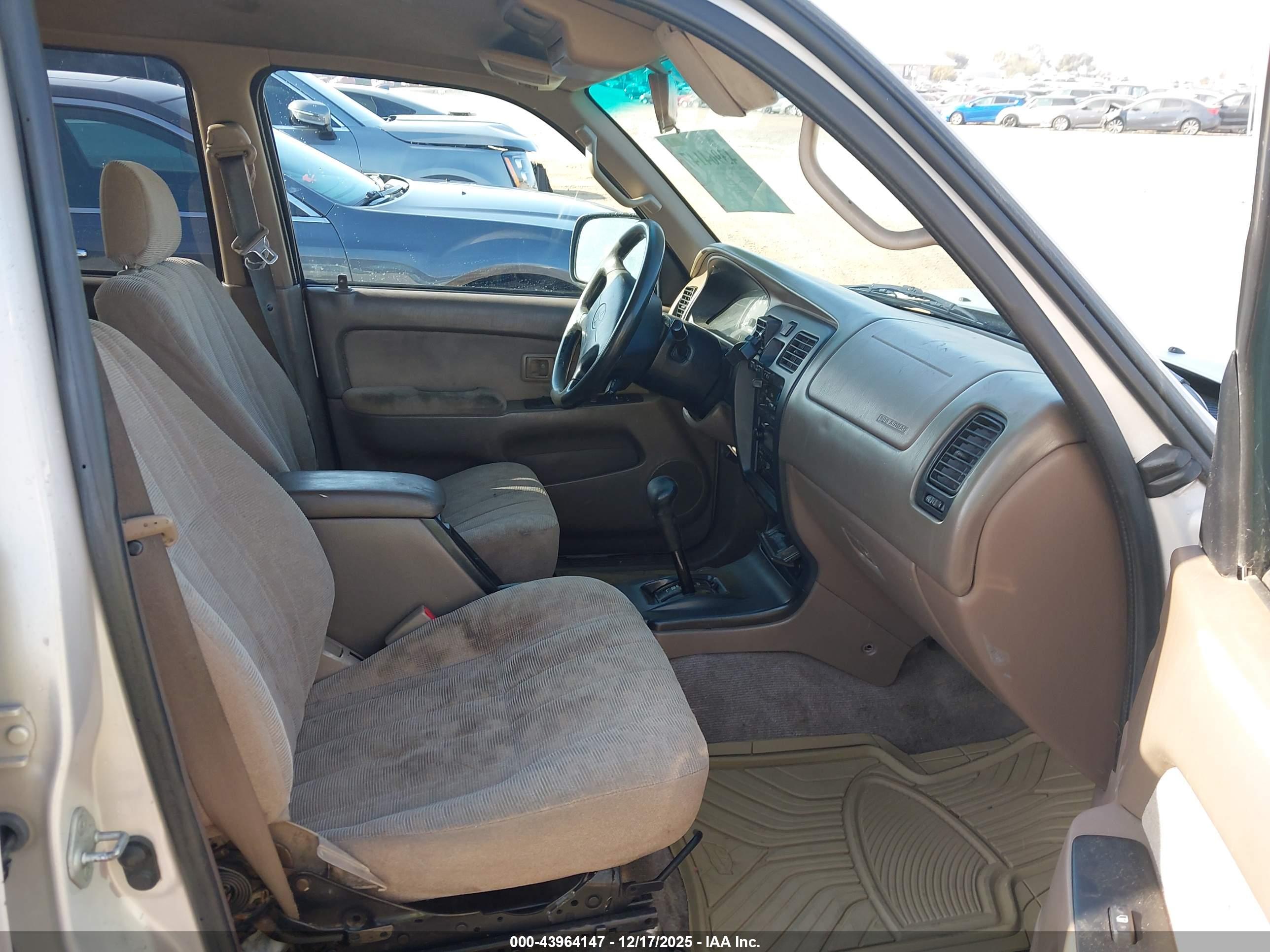 TOYOTA 4RUNNER image 5