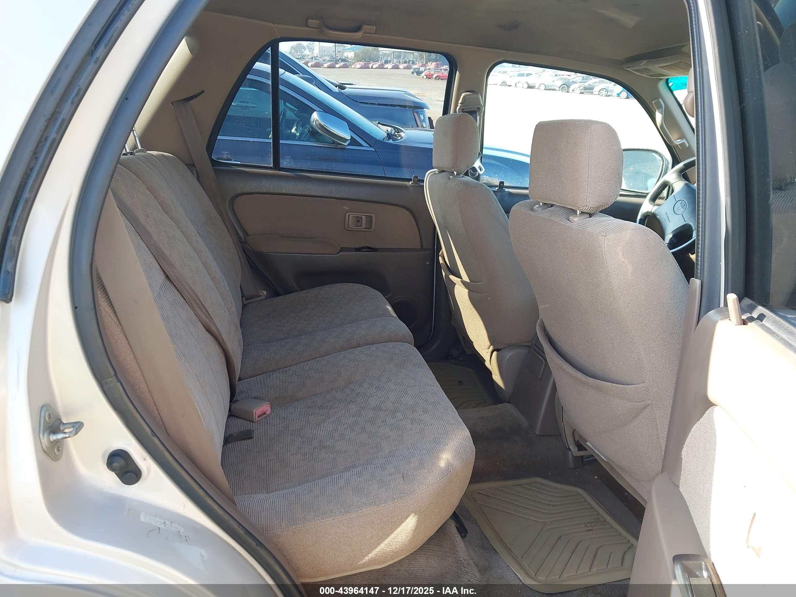 TOYOTA 4RUNNER image 8