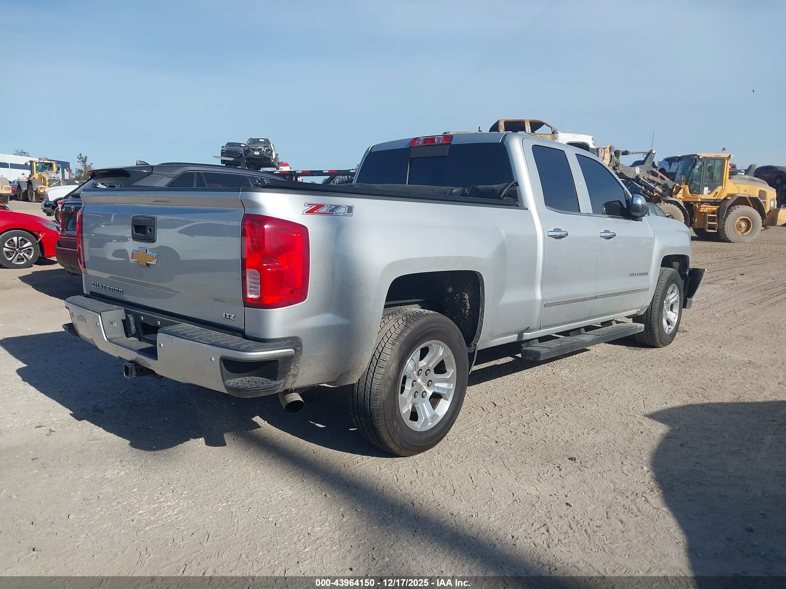 CHEVROLET SILVERADO image 4