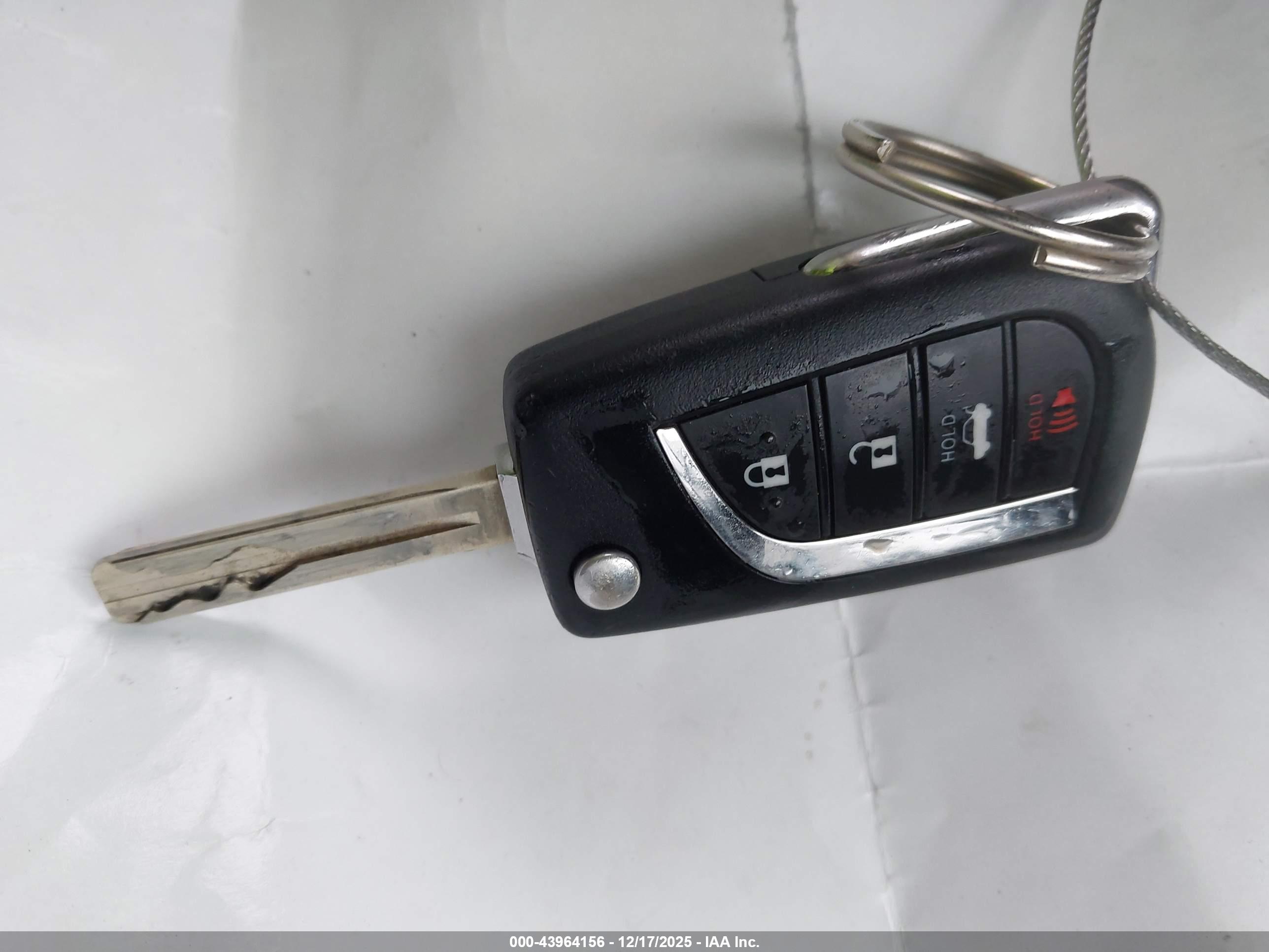 TOYOTA CAMRY image 11