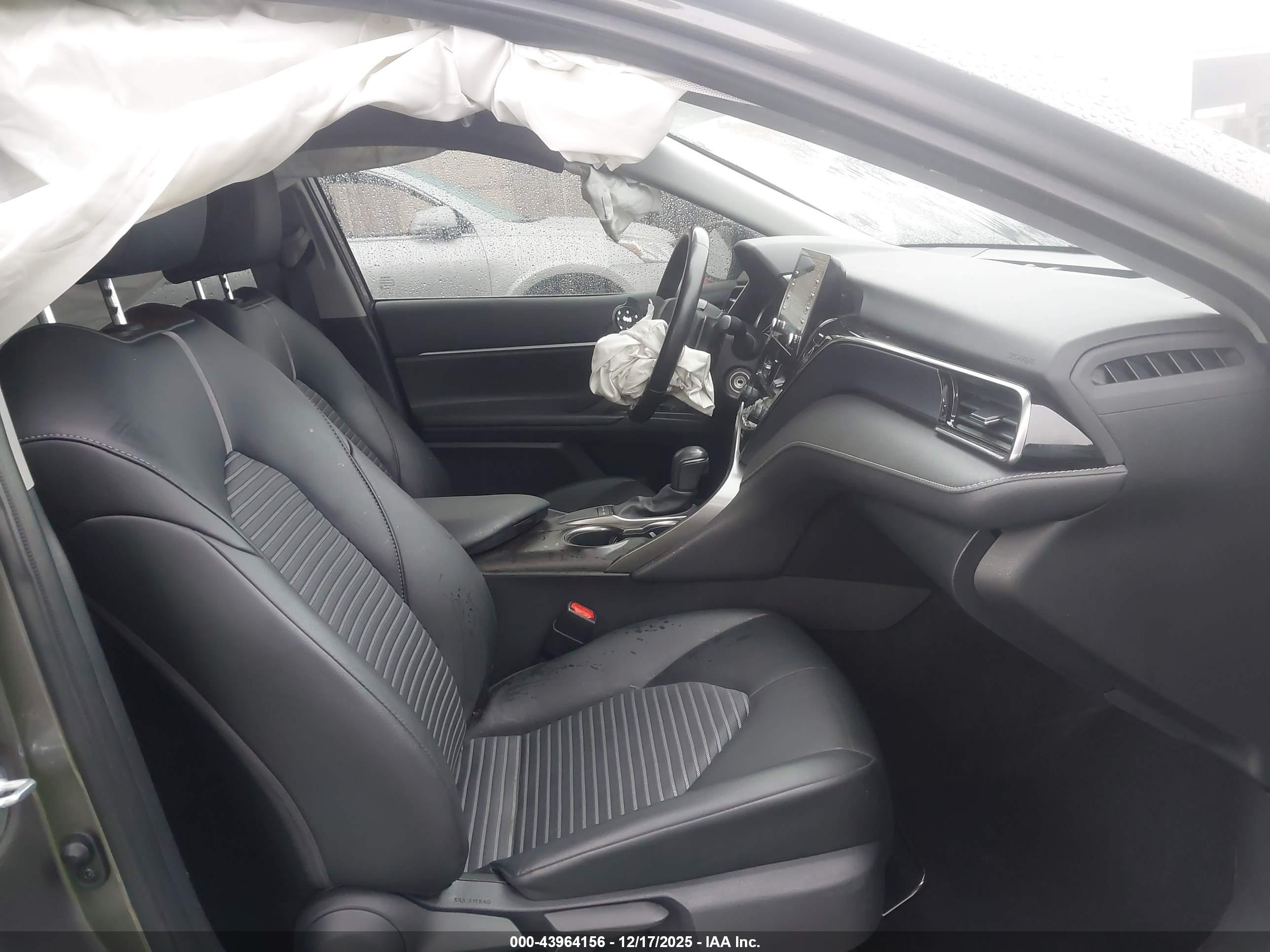 TOYOTA CAMRY image 5