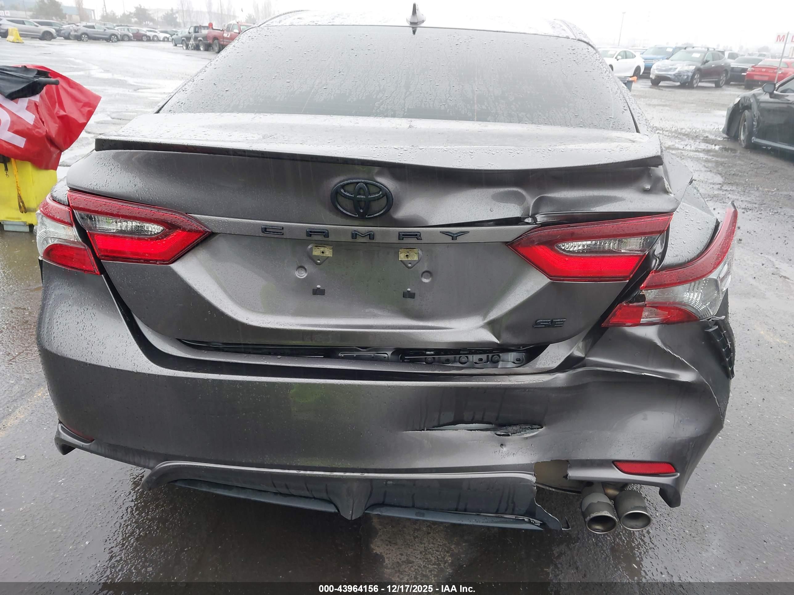 TOYOTA CAMRY image 6