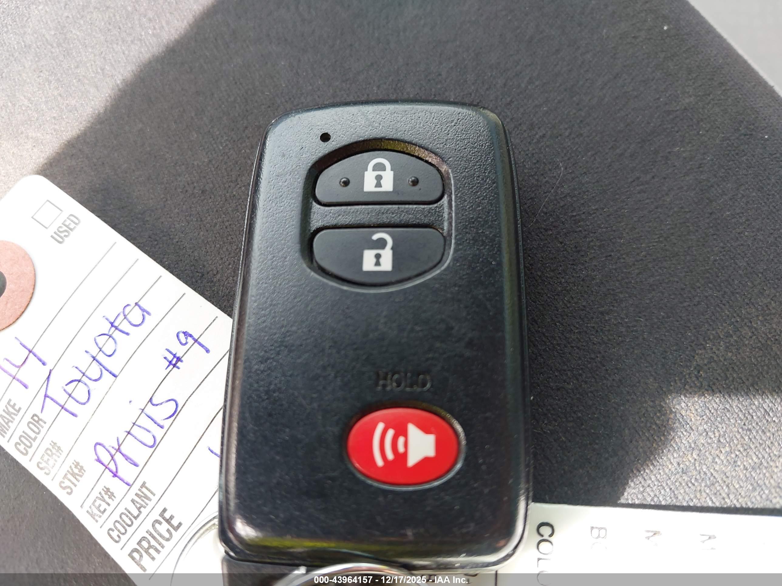 TOYOTA PRIUS image 11