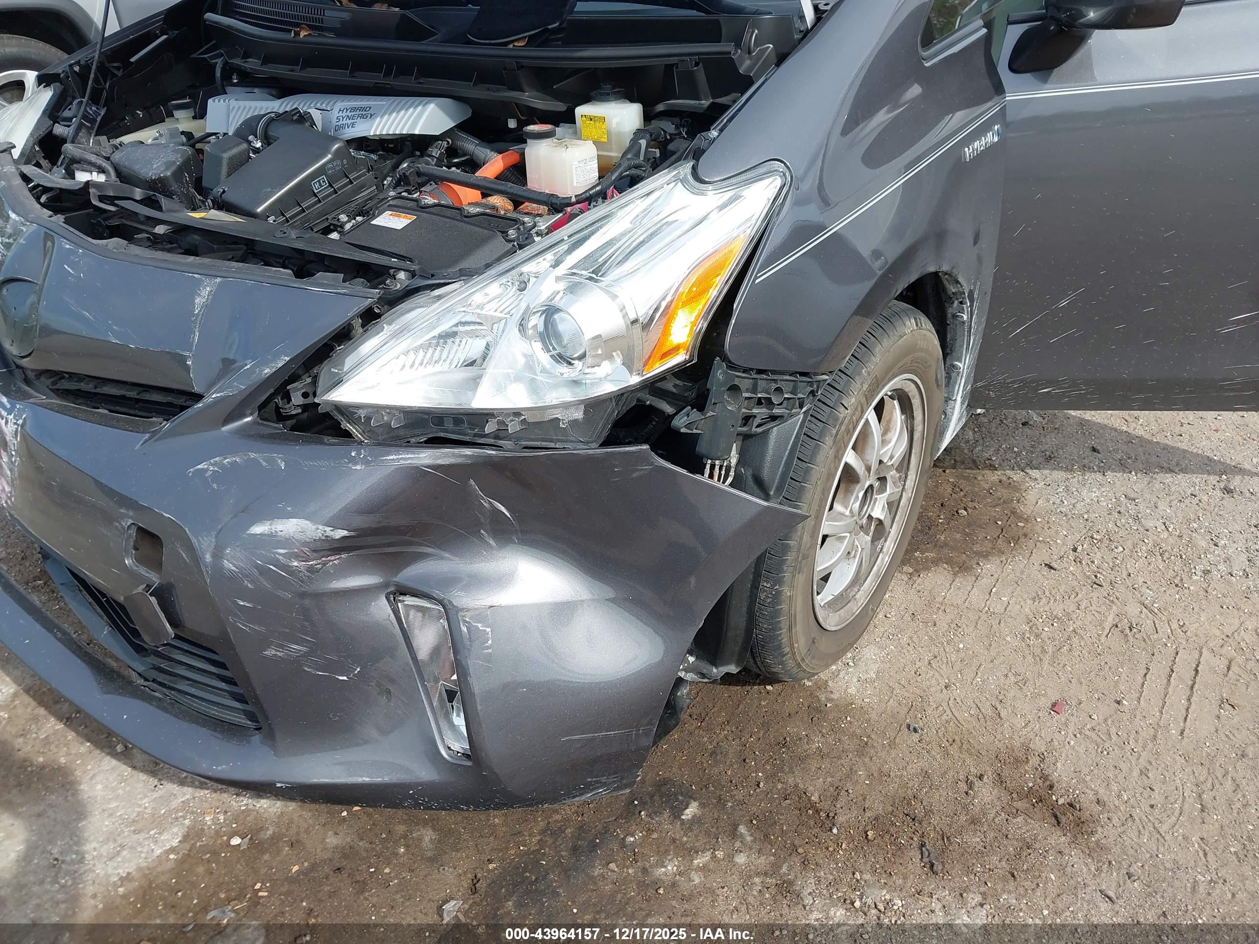 TOYOTA PRIUS image 6