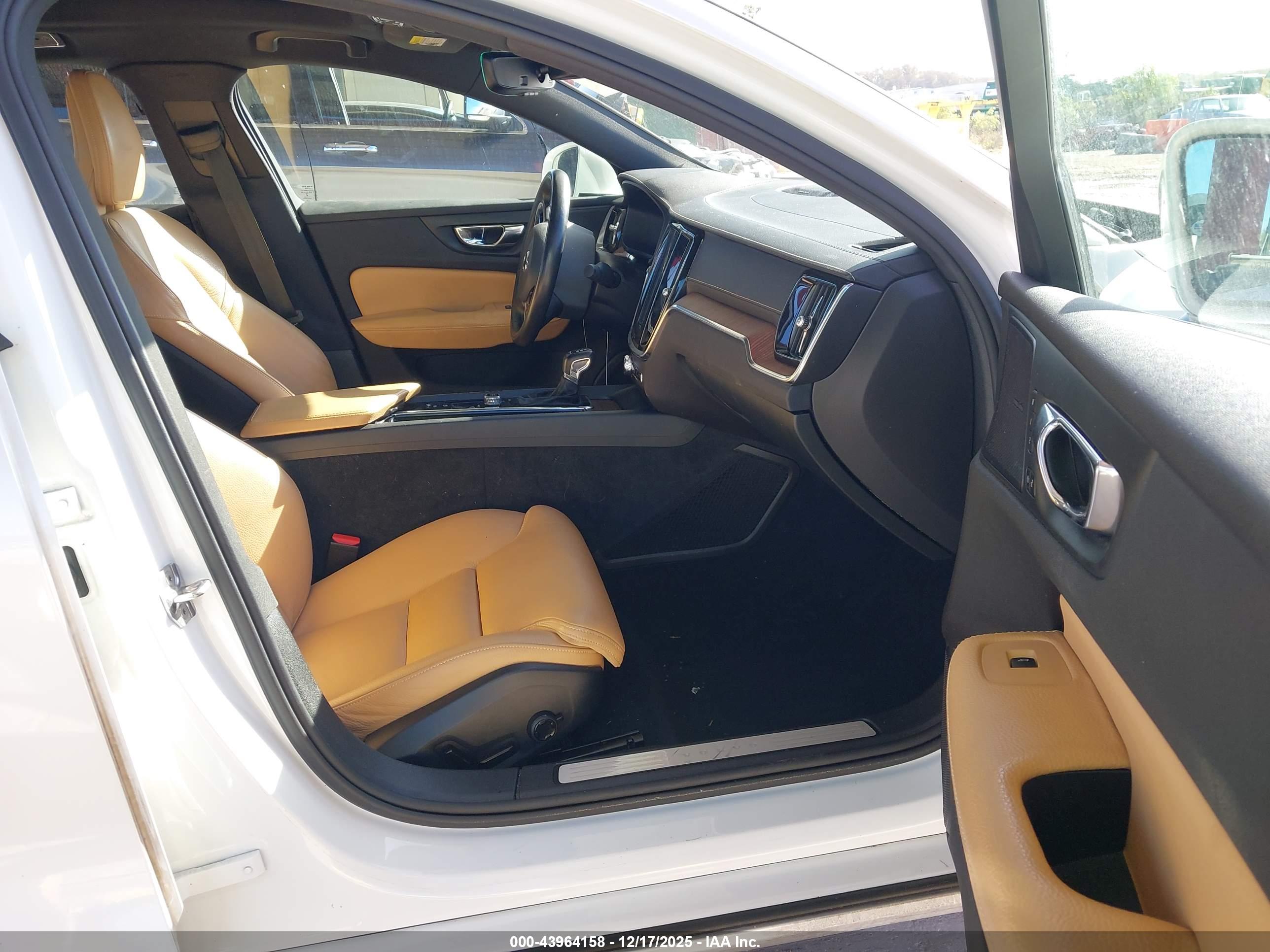 VOLVO S60 image 5