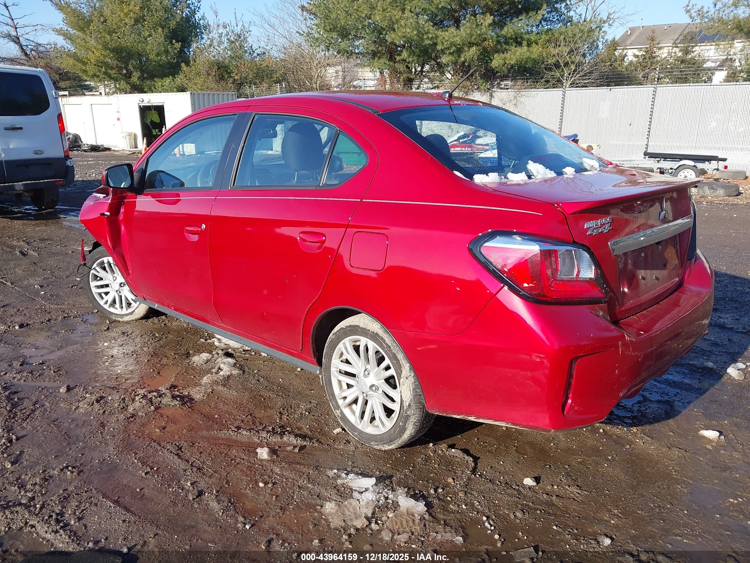 MITSUBISHI MIRAGE image 3