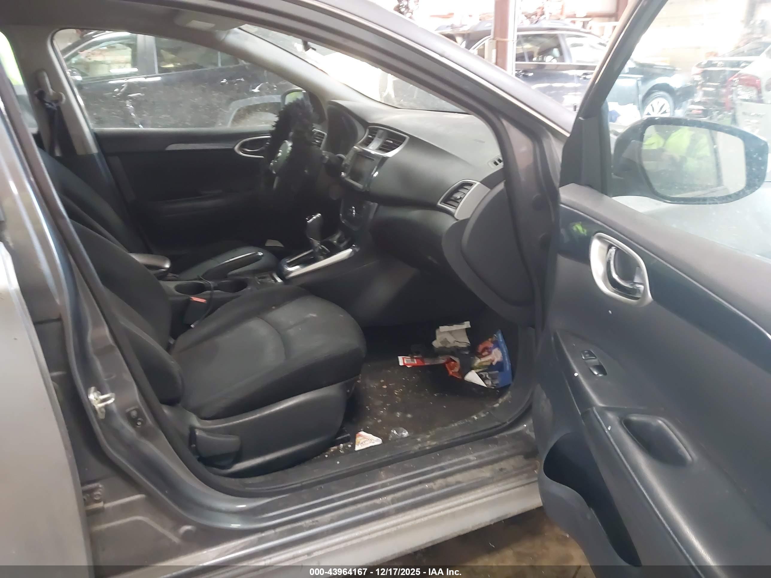 NISSAN SENTRA image 5