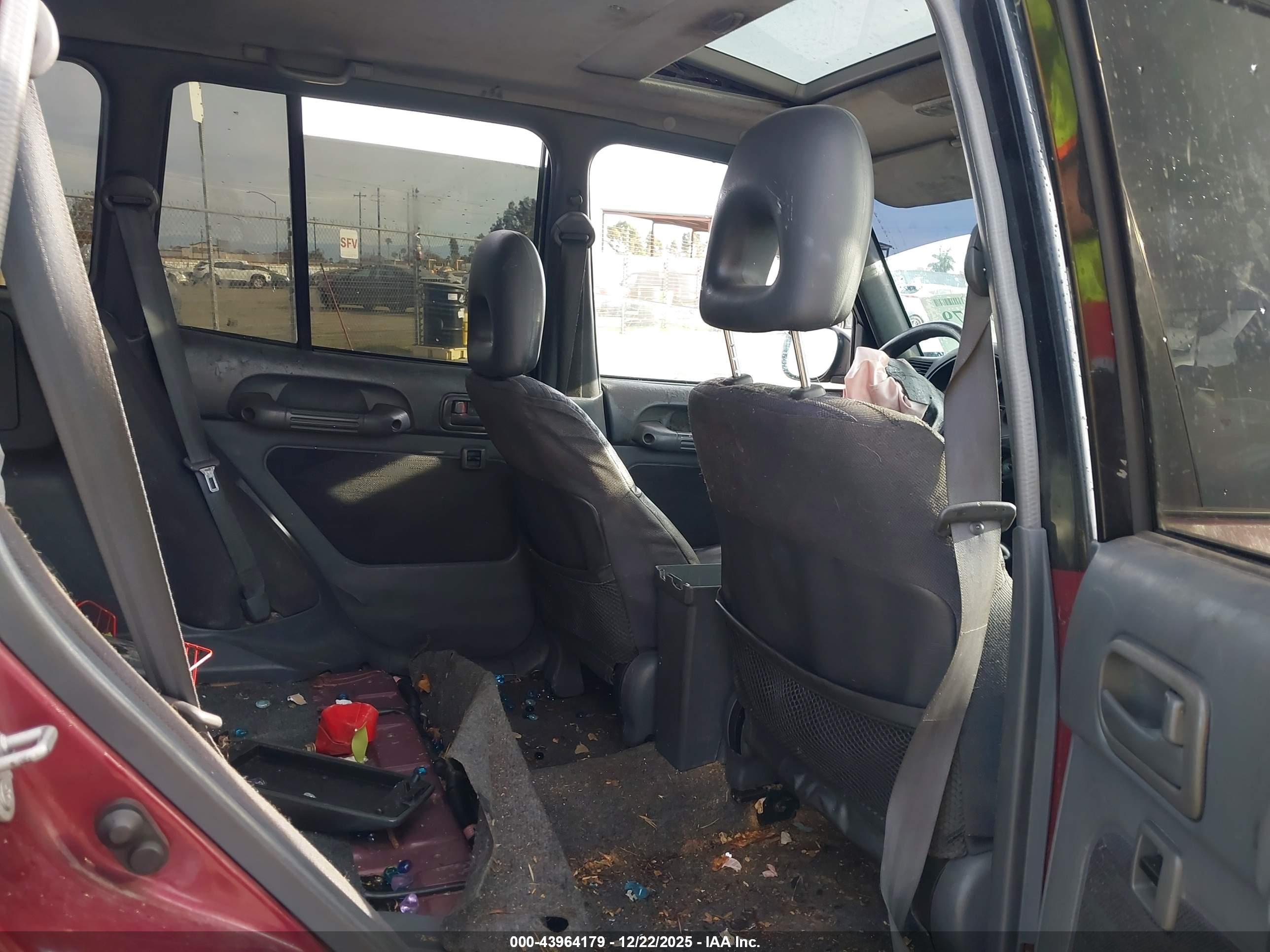 TOYOTA RAV4 image 8