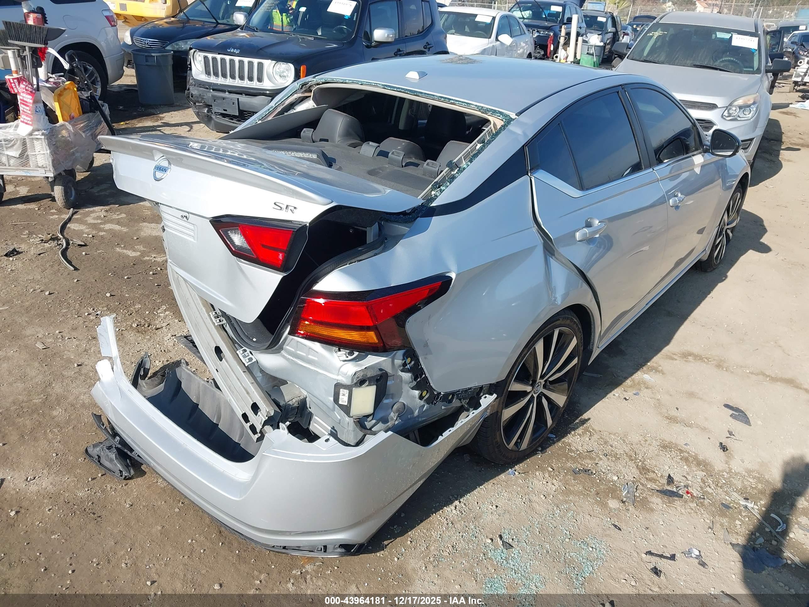 NISSAN ALTIMA image 4