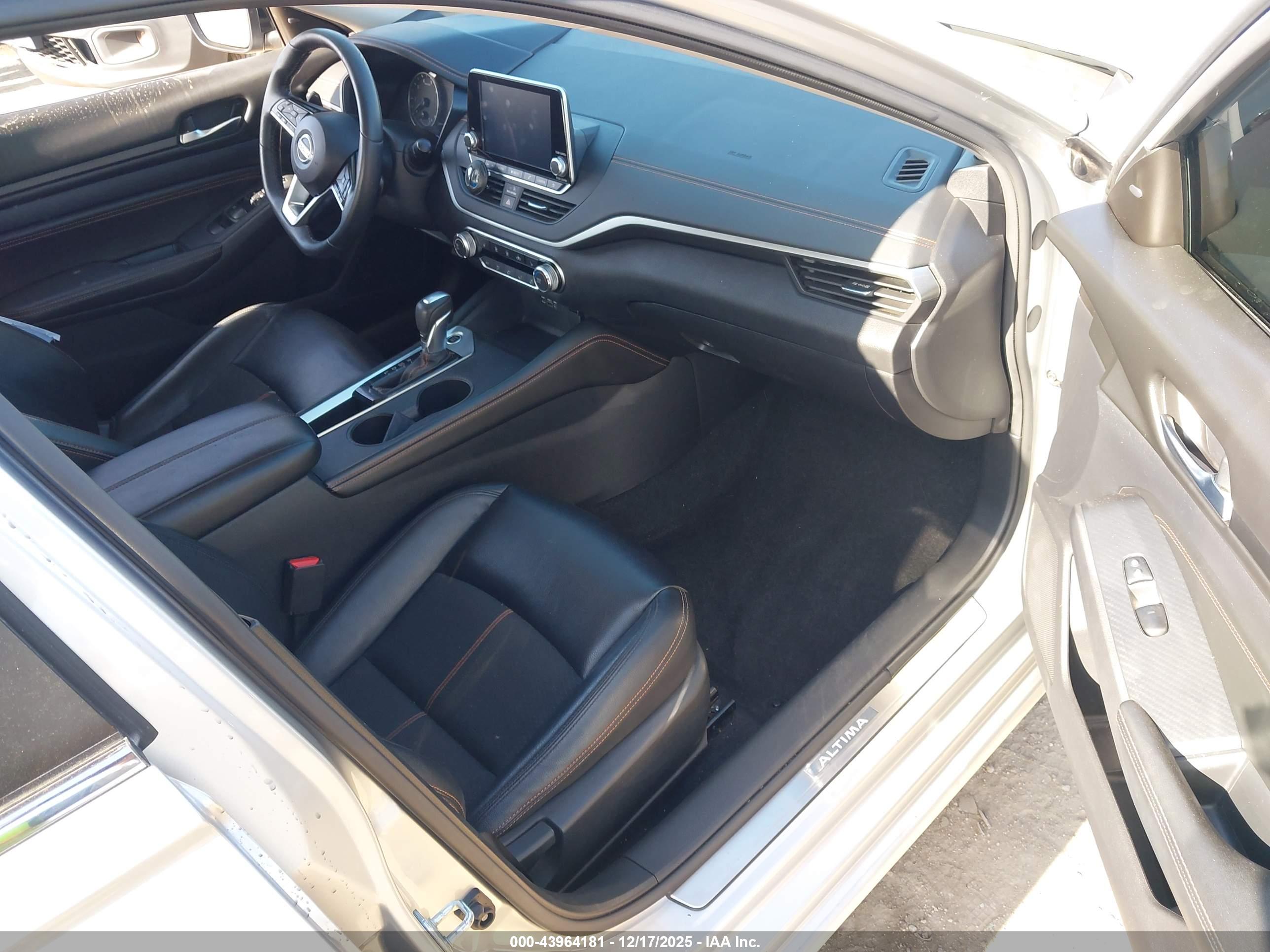 NISSAN ALTIMA image 5
