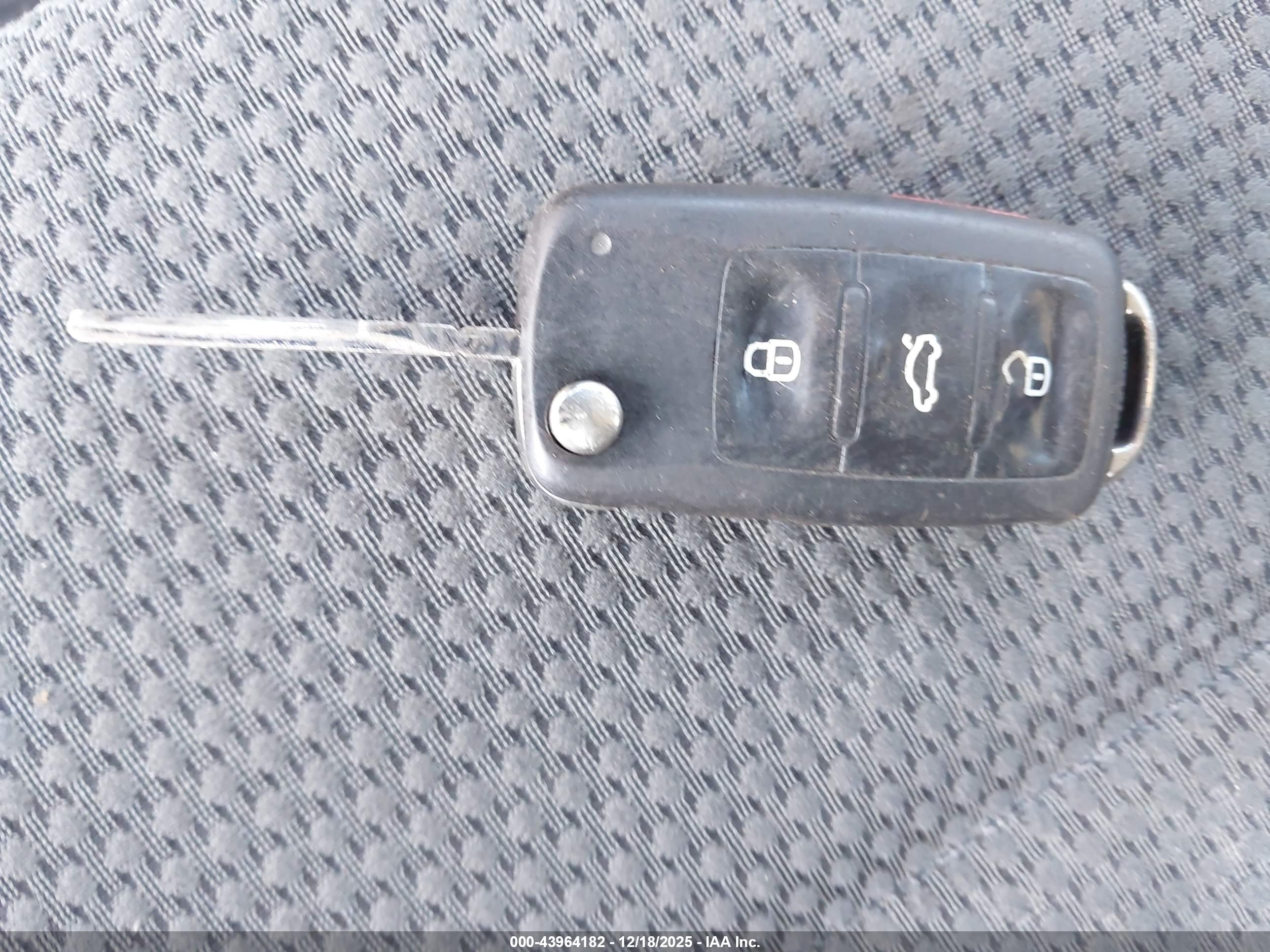 VOLKSWAGEN JETTA image 11