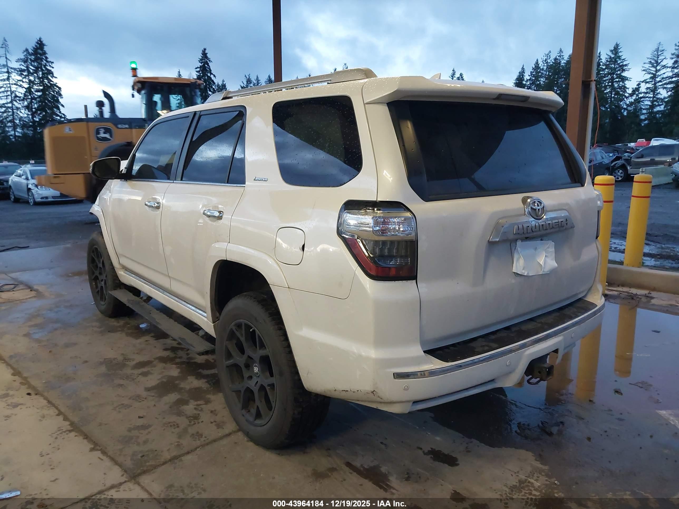 TOYOTA 4RUNNER image 3