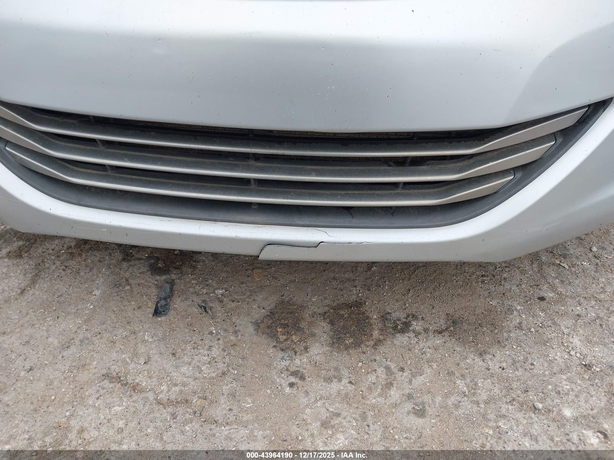 HYUNDAI ELANTRA image 6