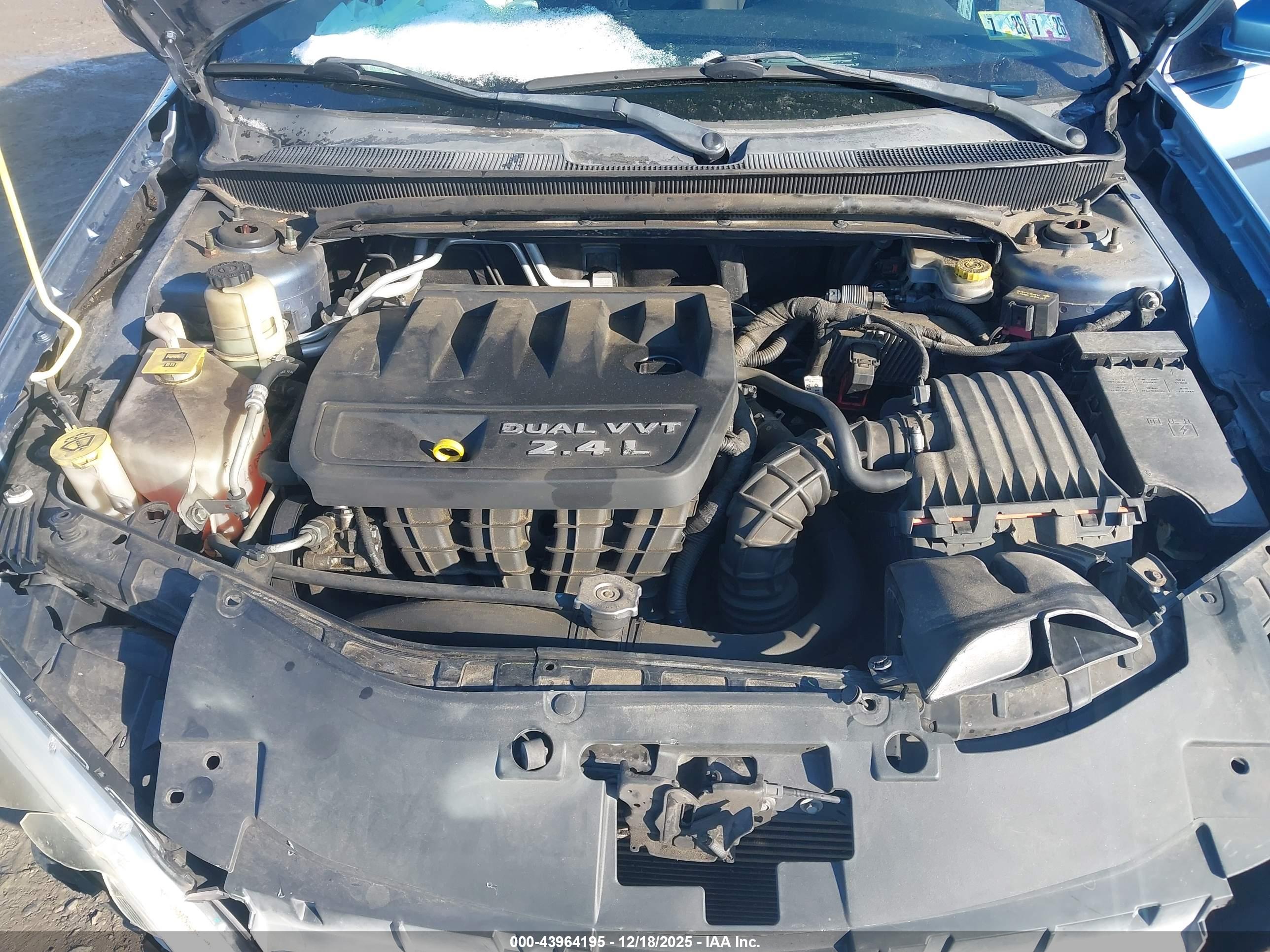 CHRYSLER 200 image 10