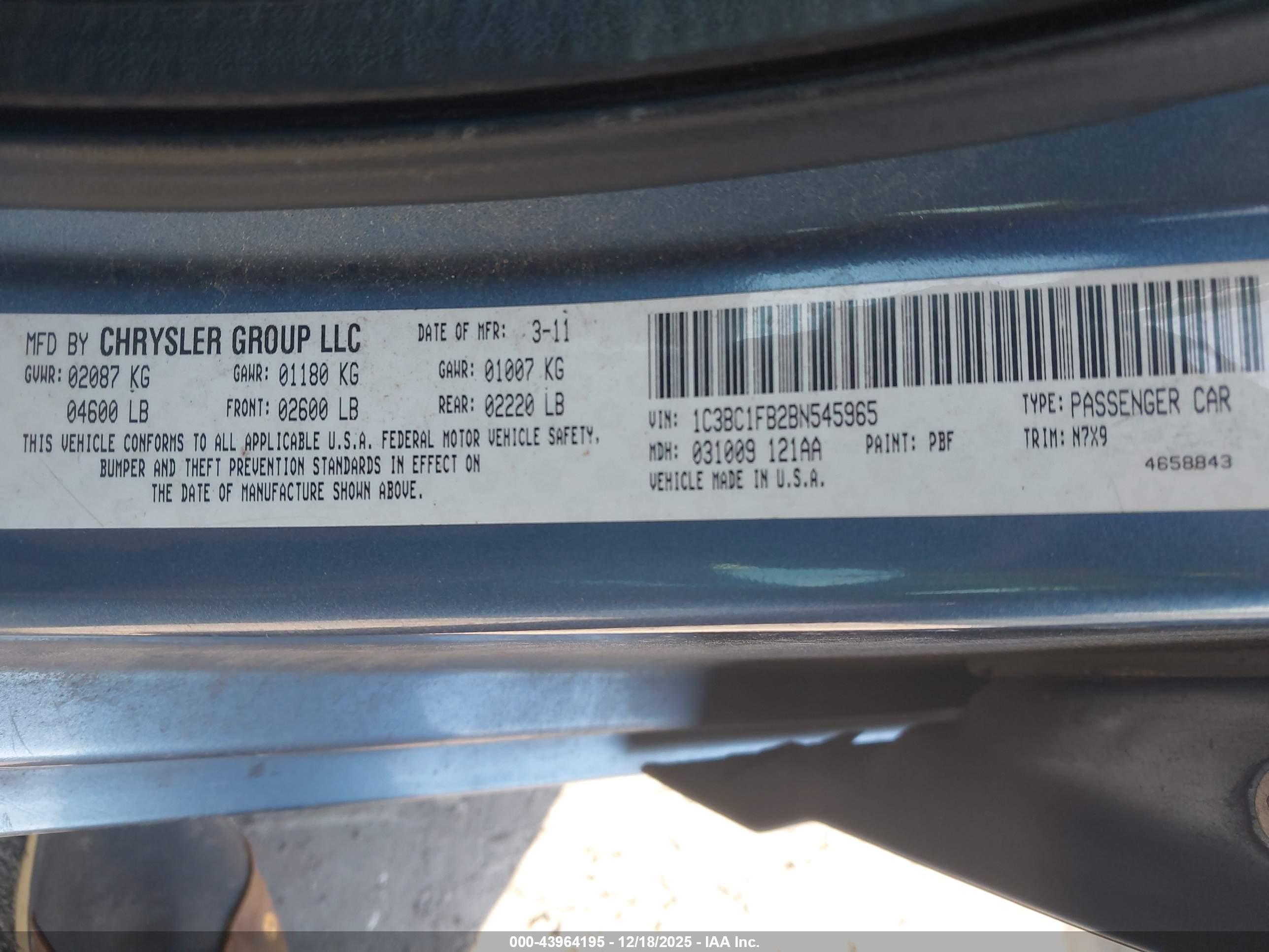 CHRYSLER 200 image 9