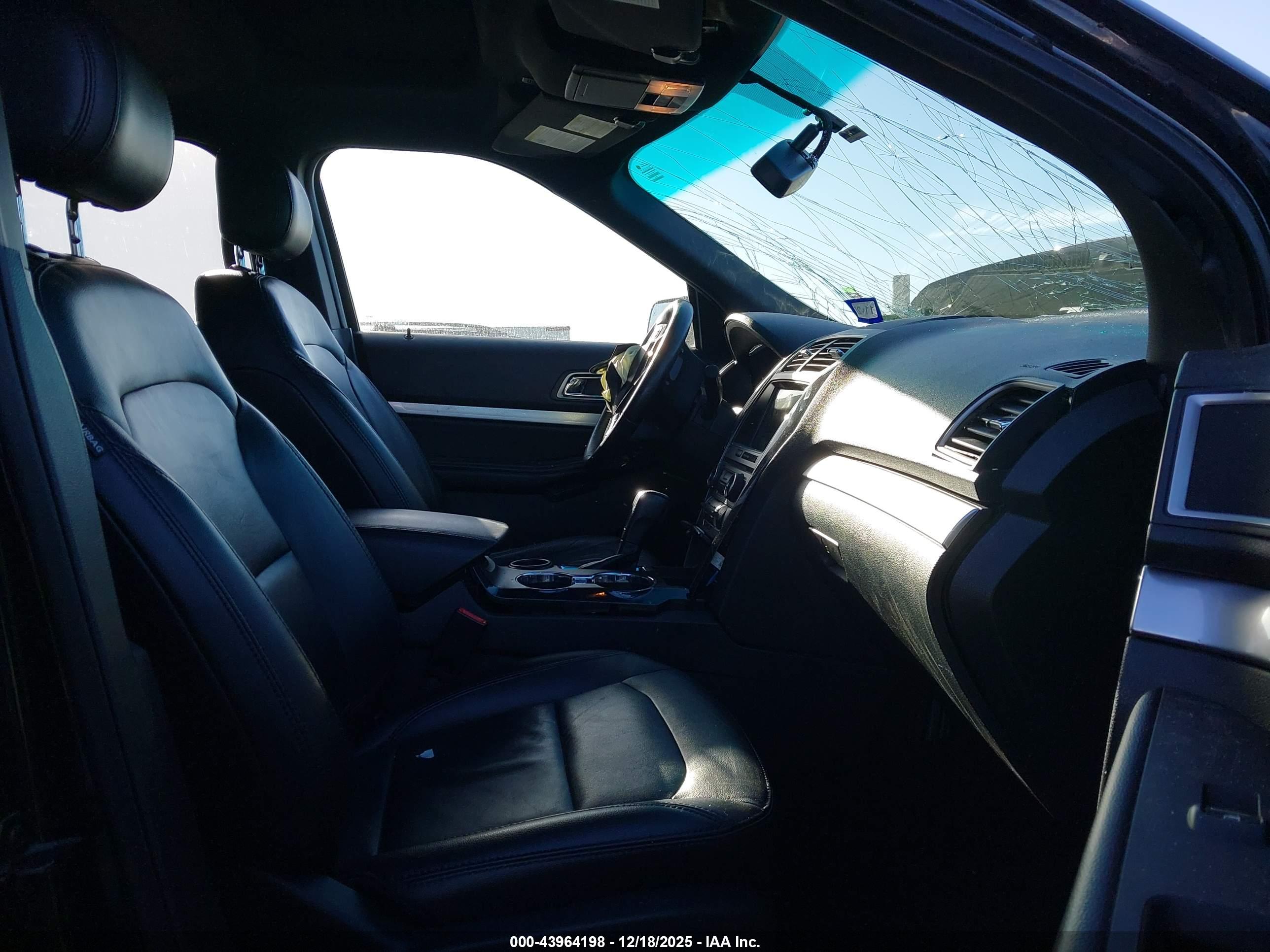 FORD EXPLORER image 5