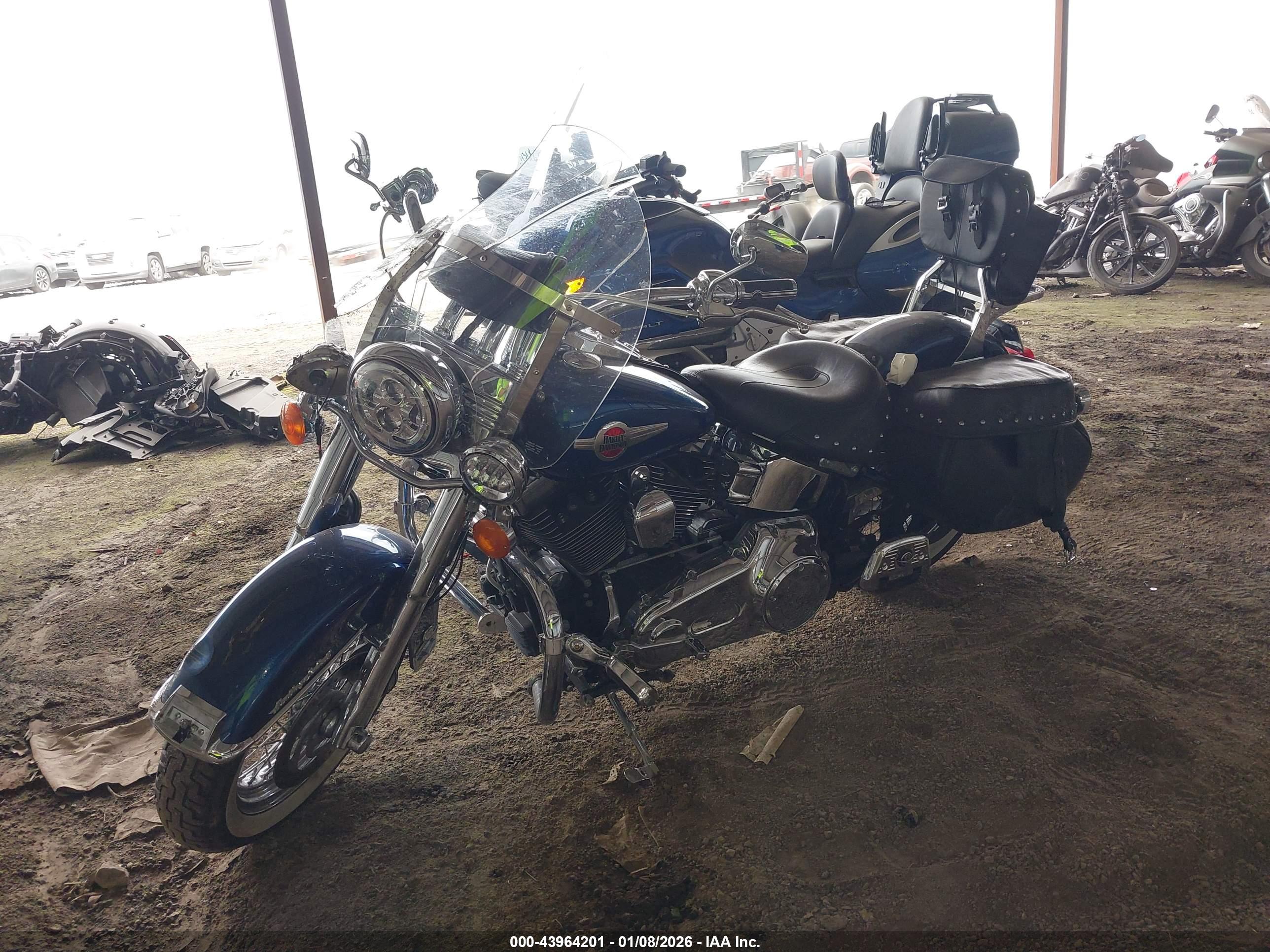 HARLEY-DAVIDSON FLSTC image 2
