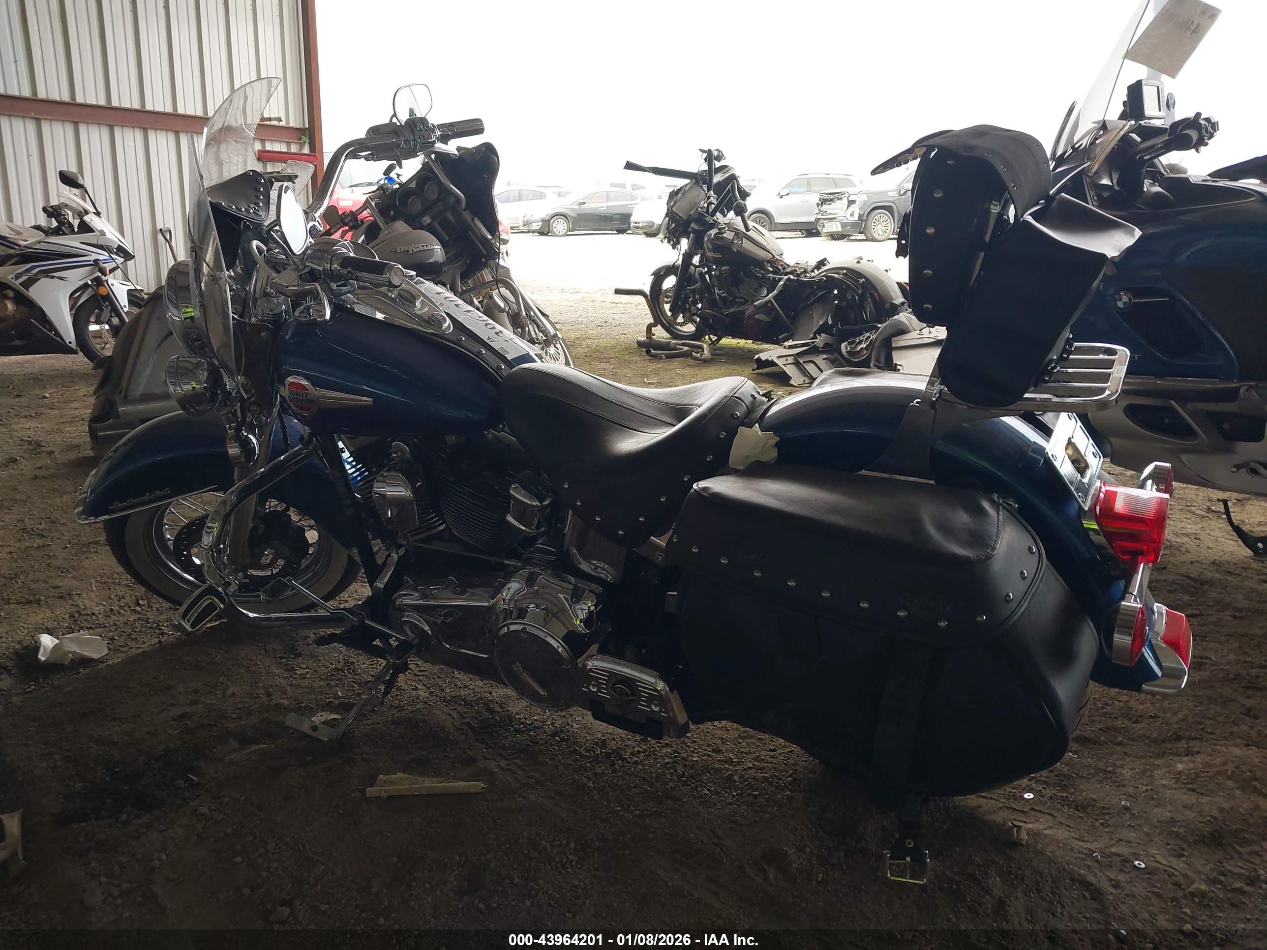 HARLEY-DAVIDSON FLSTC image 3