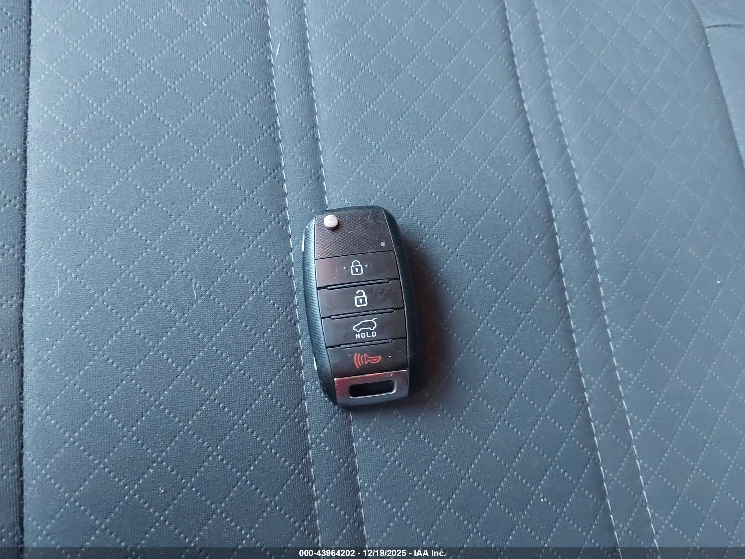 KIA SORENTO image 11