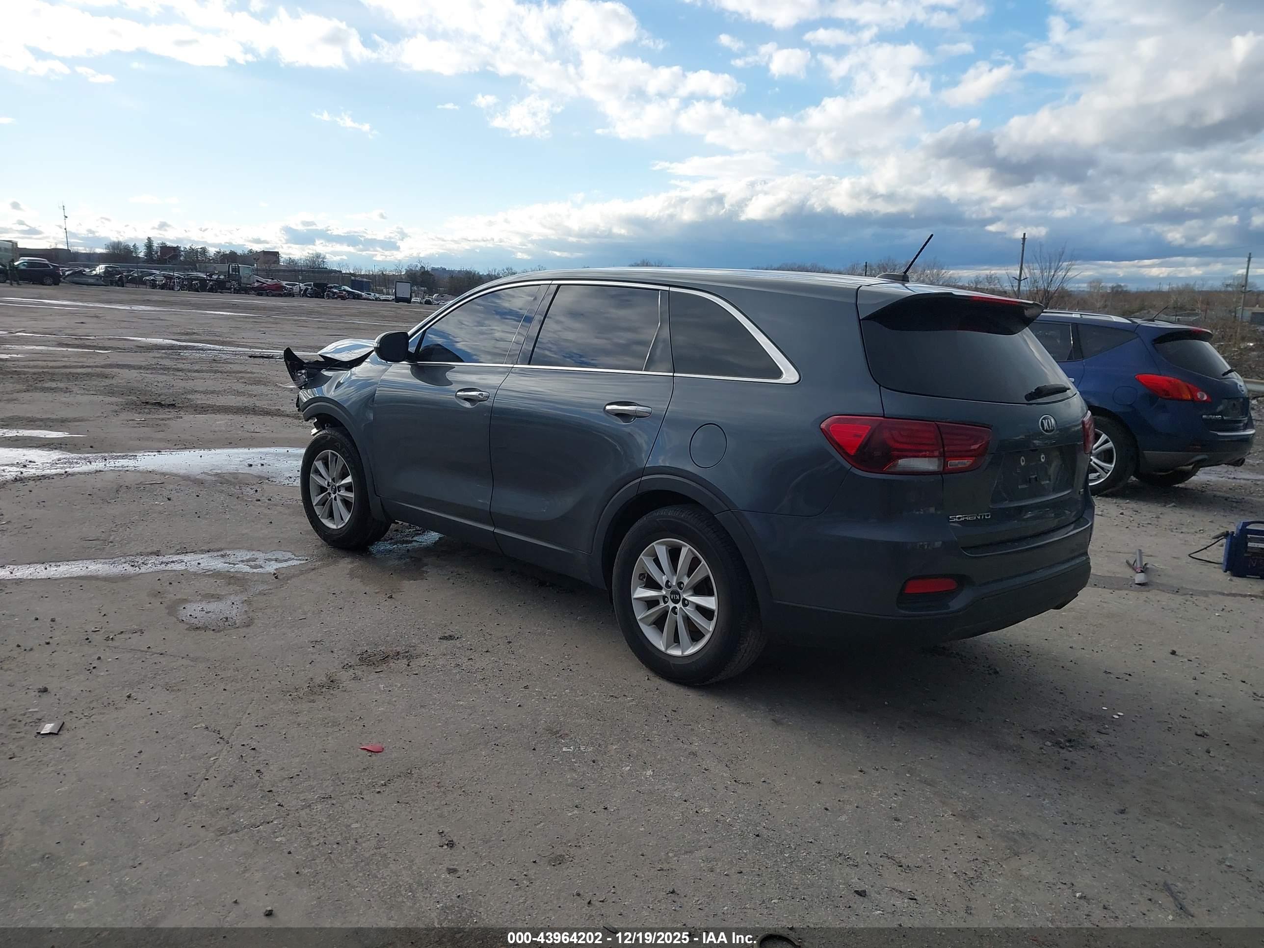 KIA SORENTO image 3