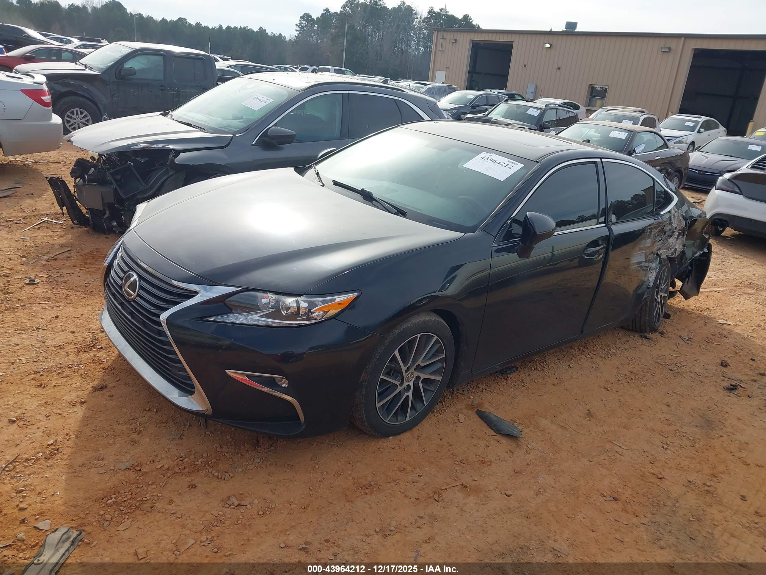 LEXUS ES image 2