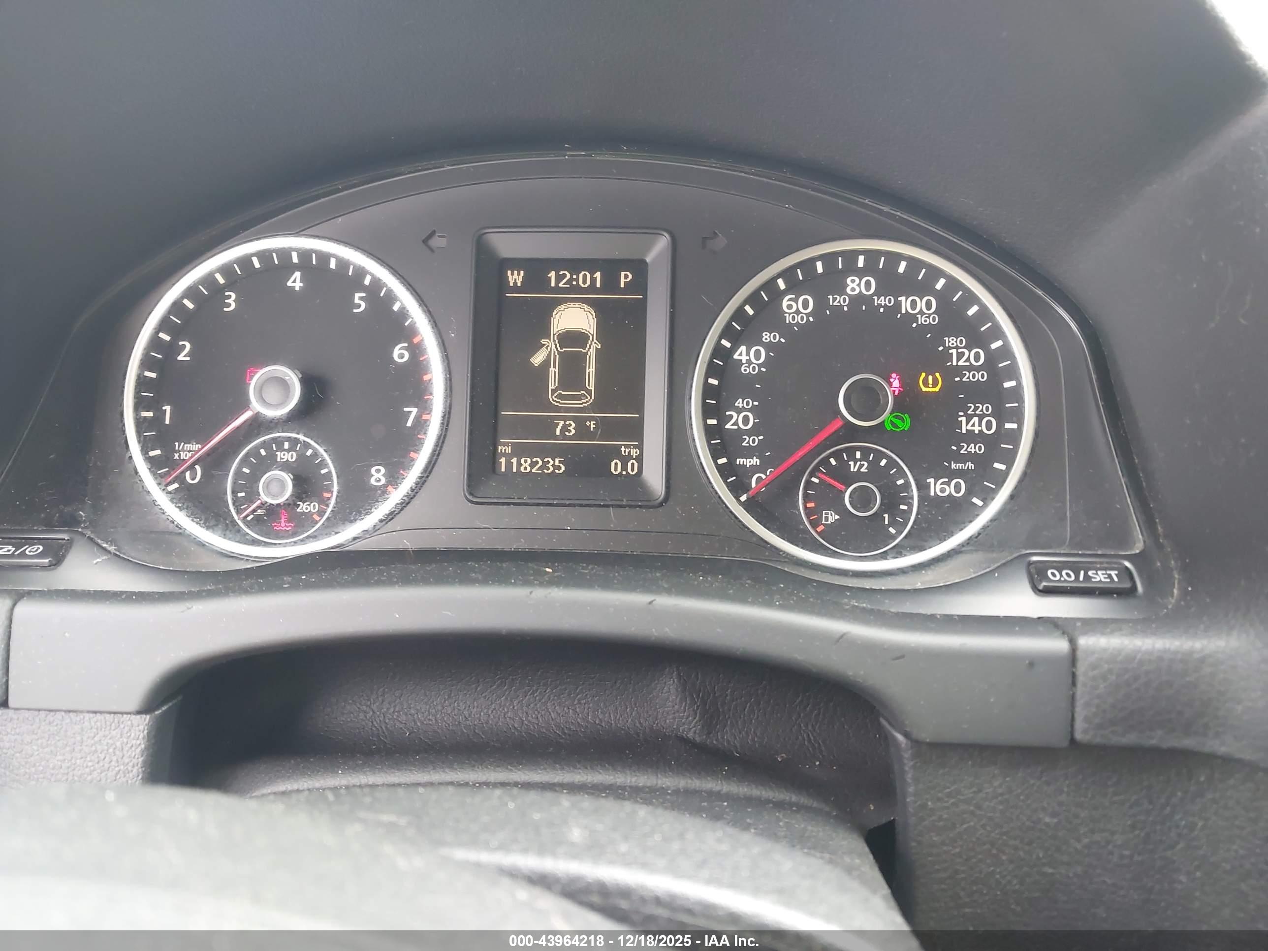 VOLKSWAGEN TIGUAN image 7