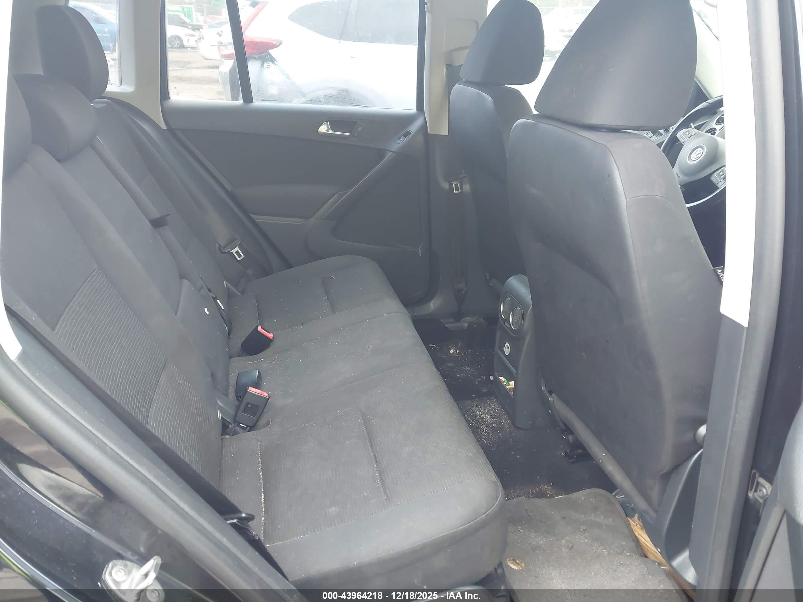 VOLKSWAGEN TIGUAN image 8