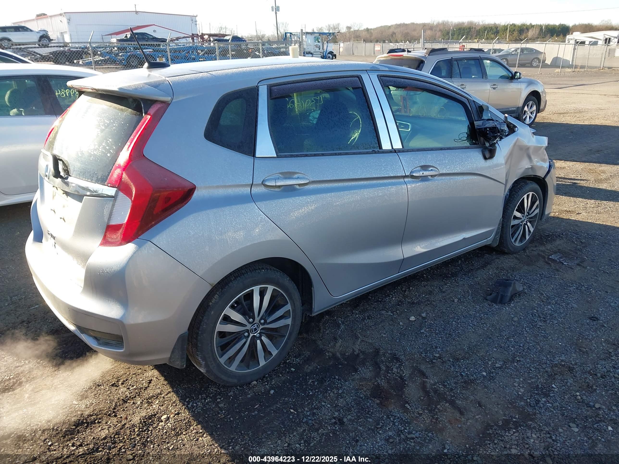 HONDA FIT image 4