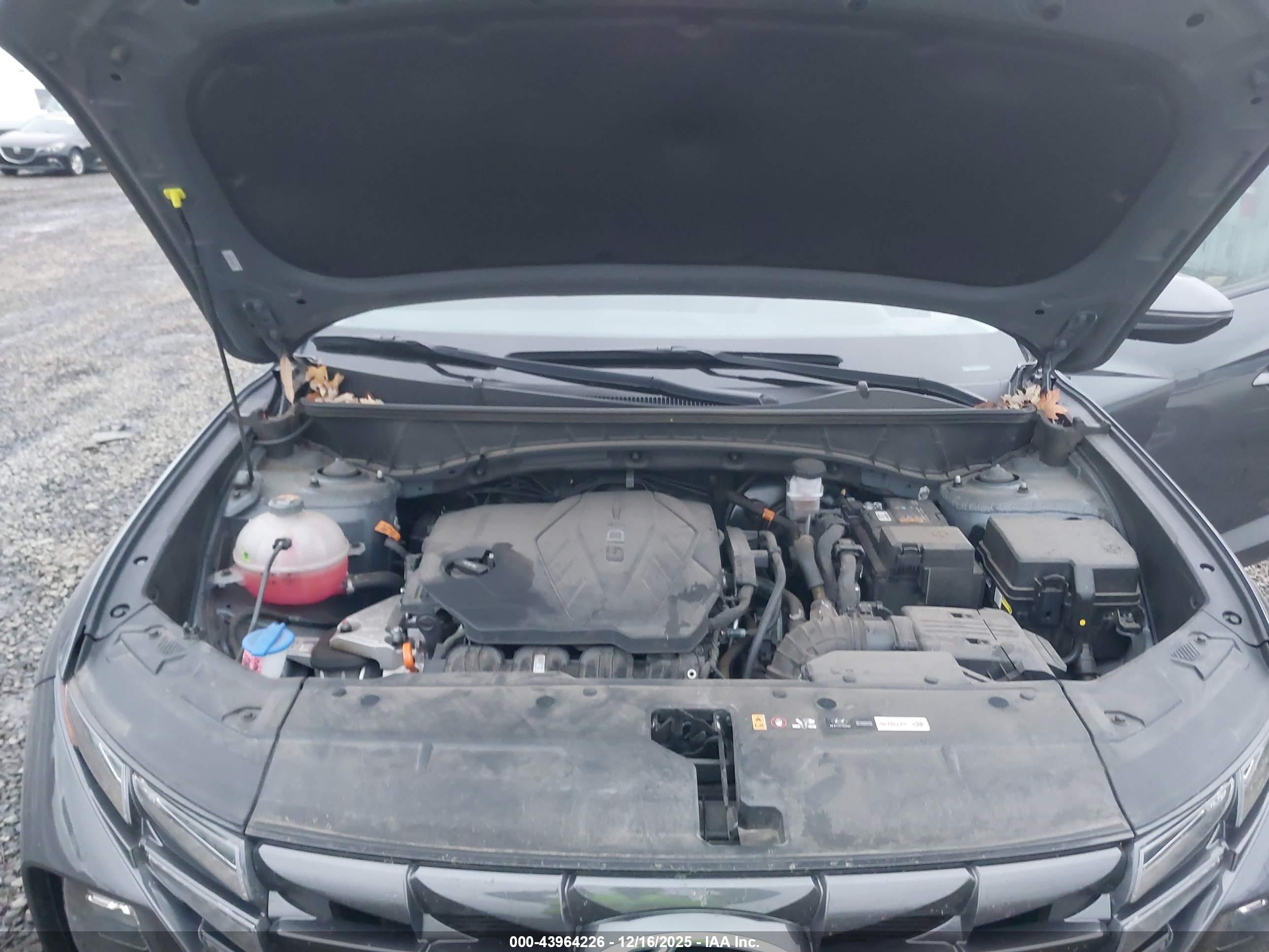 HYUNDAI TUCSON image 10