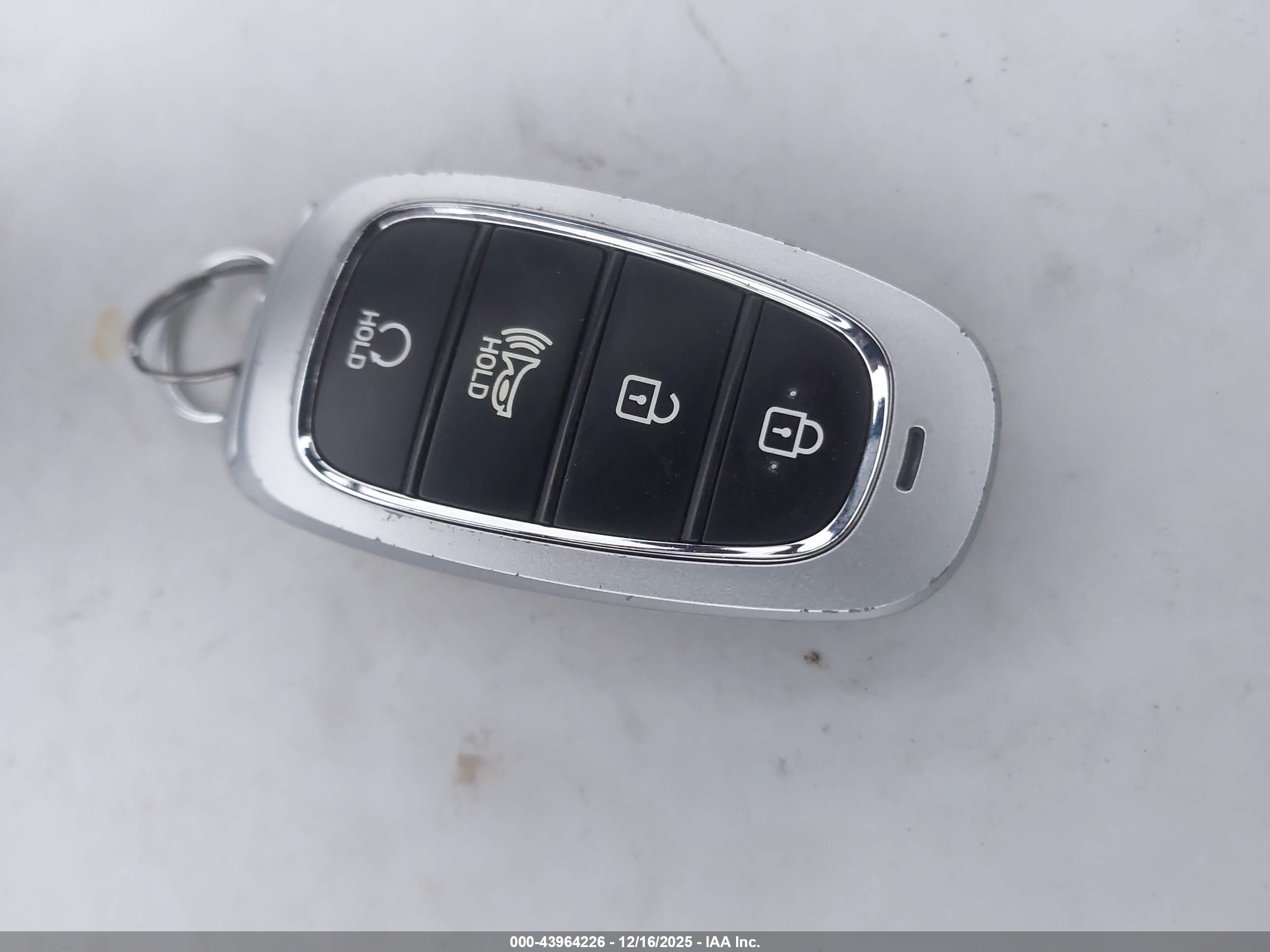 HYUNDAI TUCSON image 11