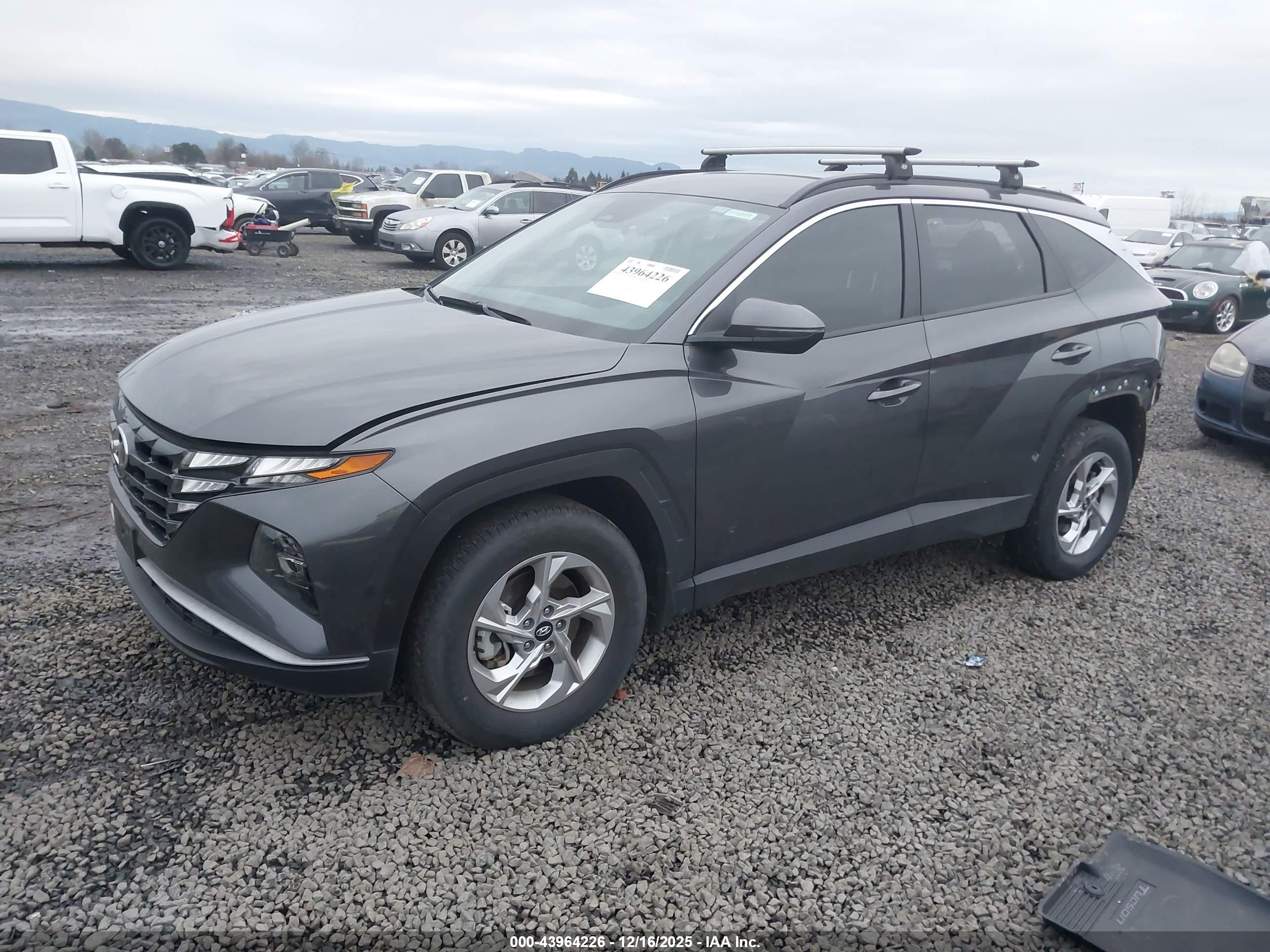 HYUNDAI TUCSON image 2