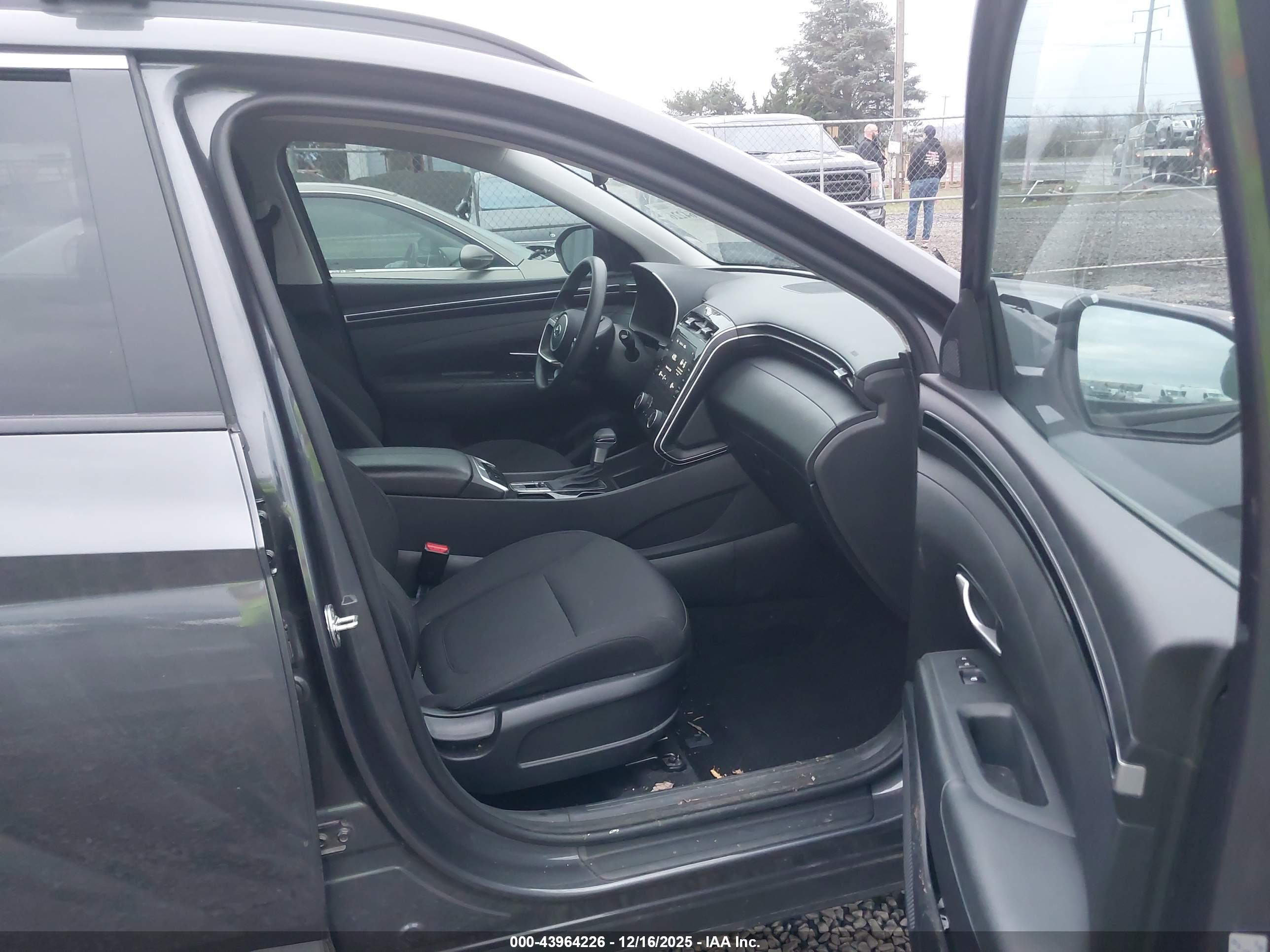 HYUNDAI TUCSON image 5