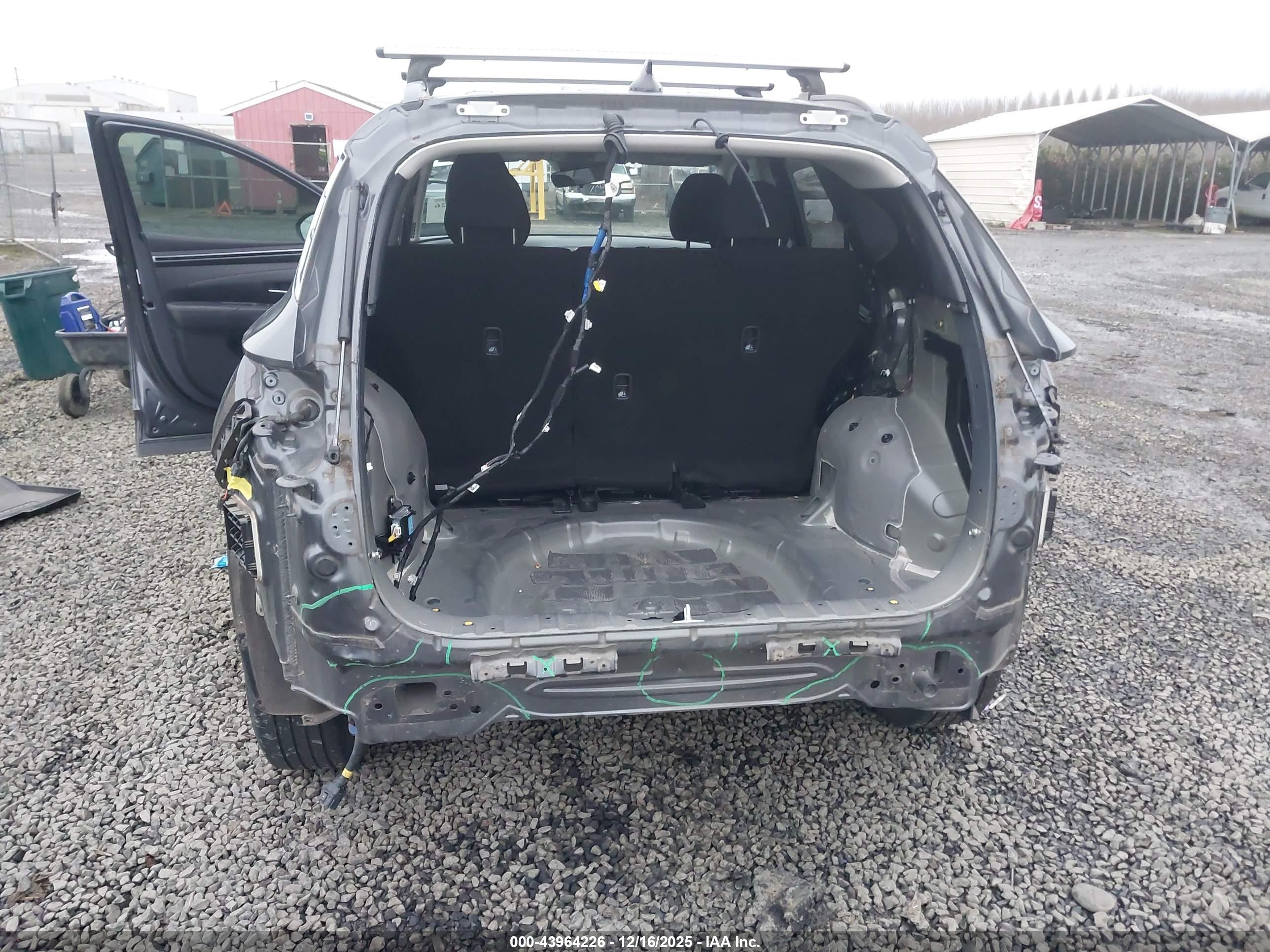 HYUNDAI TUCSON image 6