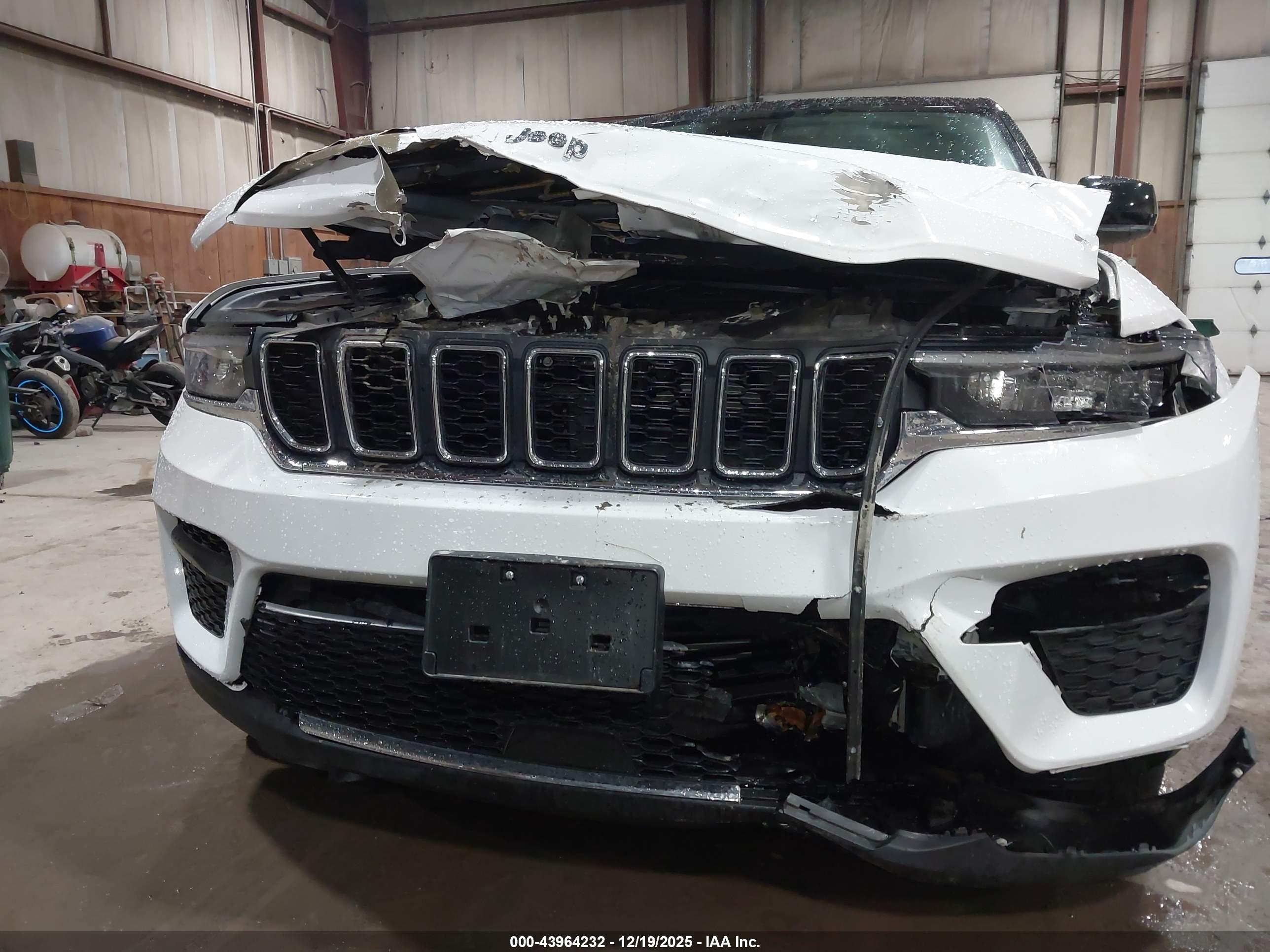 JEEP GRAND image 6