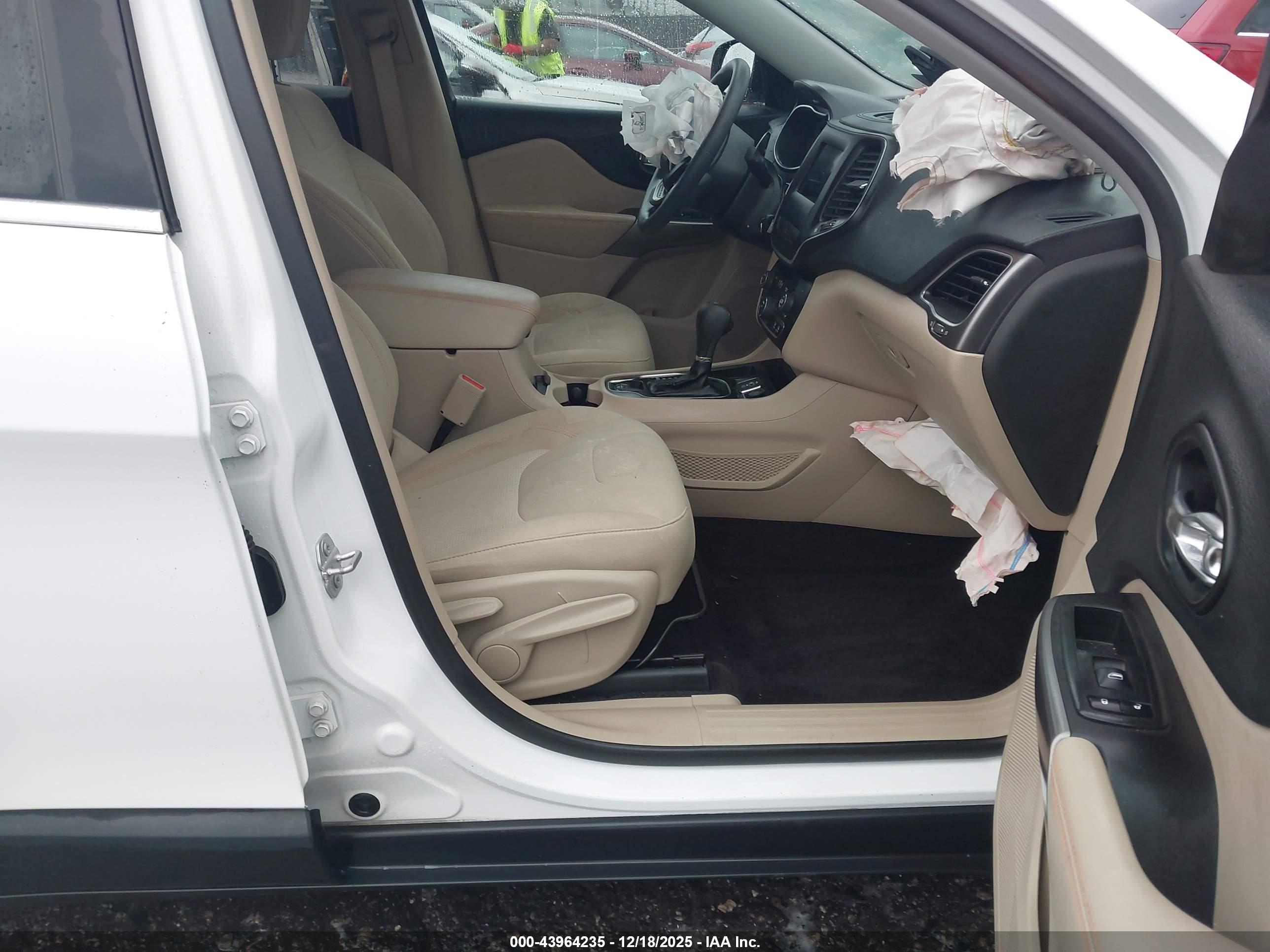 JEEP CHEROKEE image 5