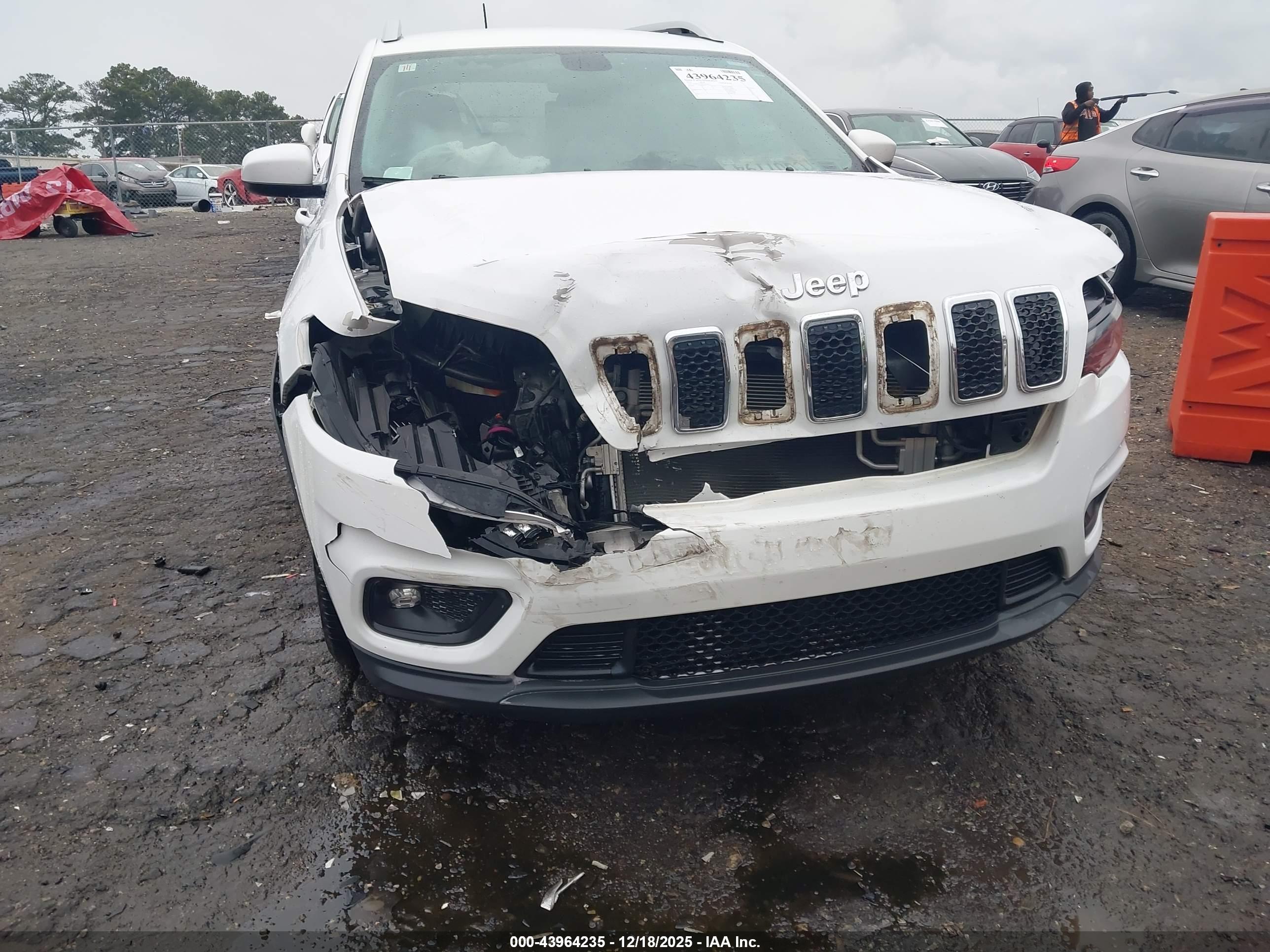 JEEP CHEROKEE image 6