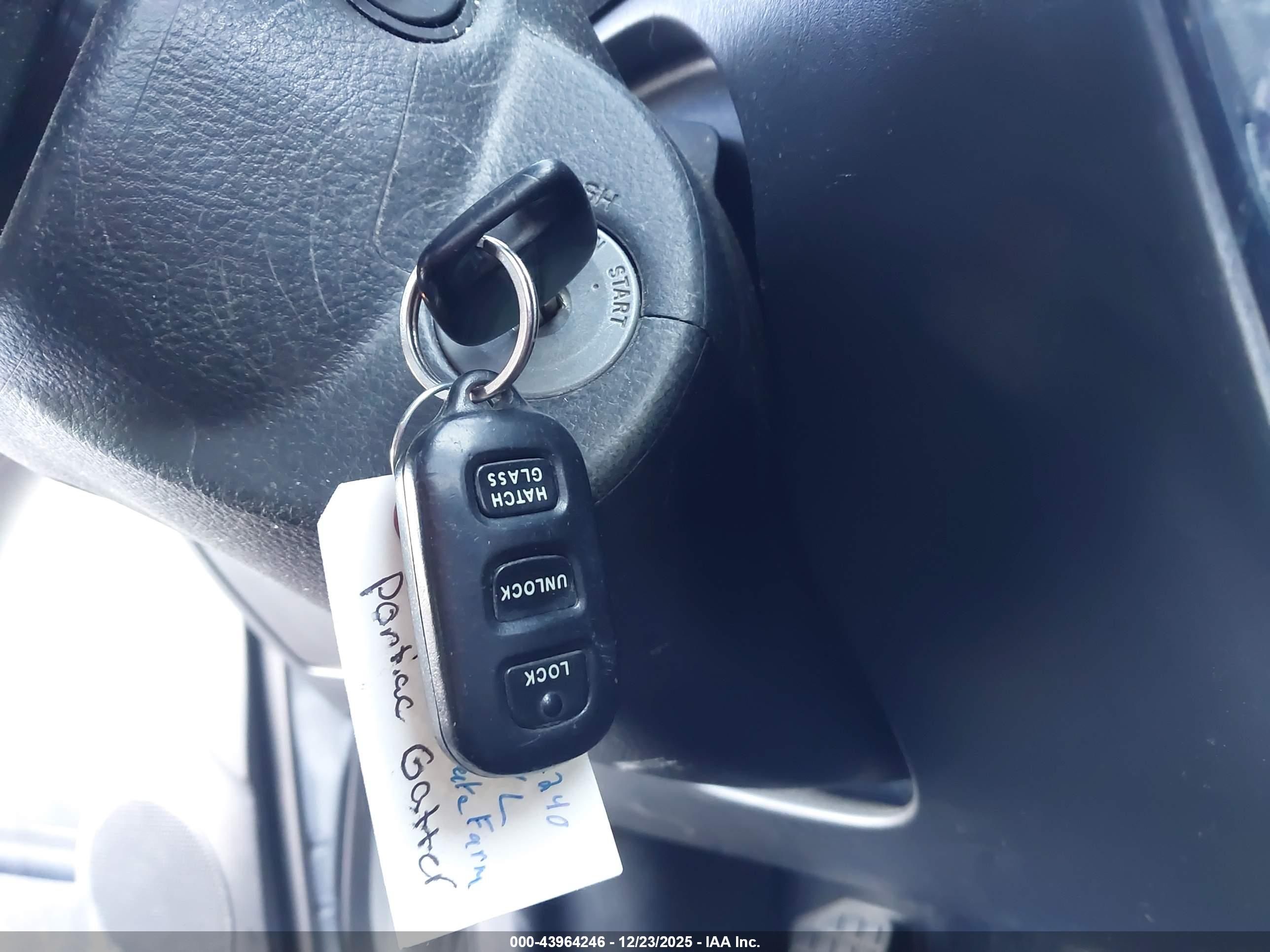 PONTIAC VIBE image 11
