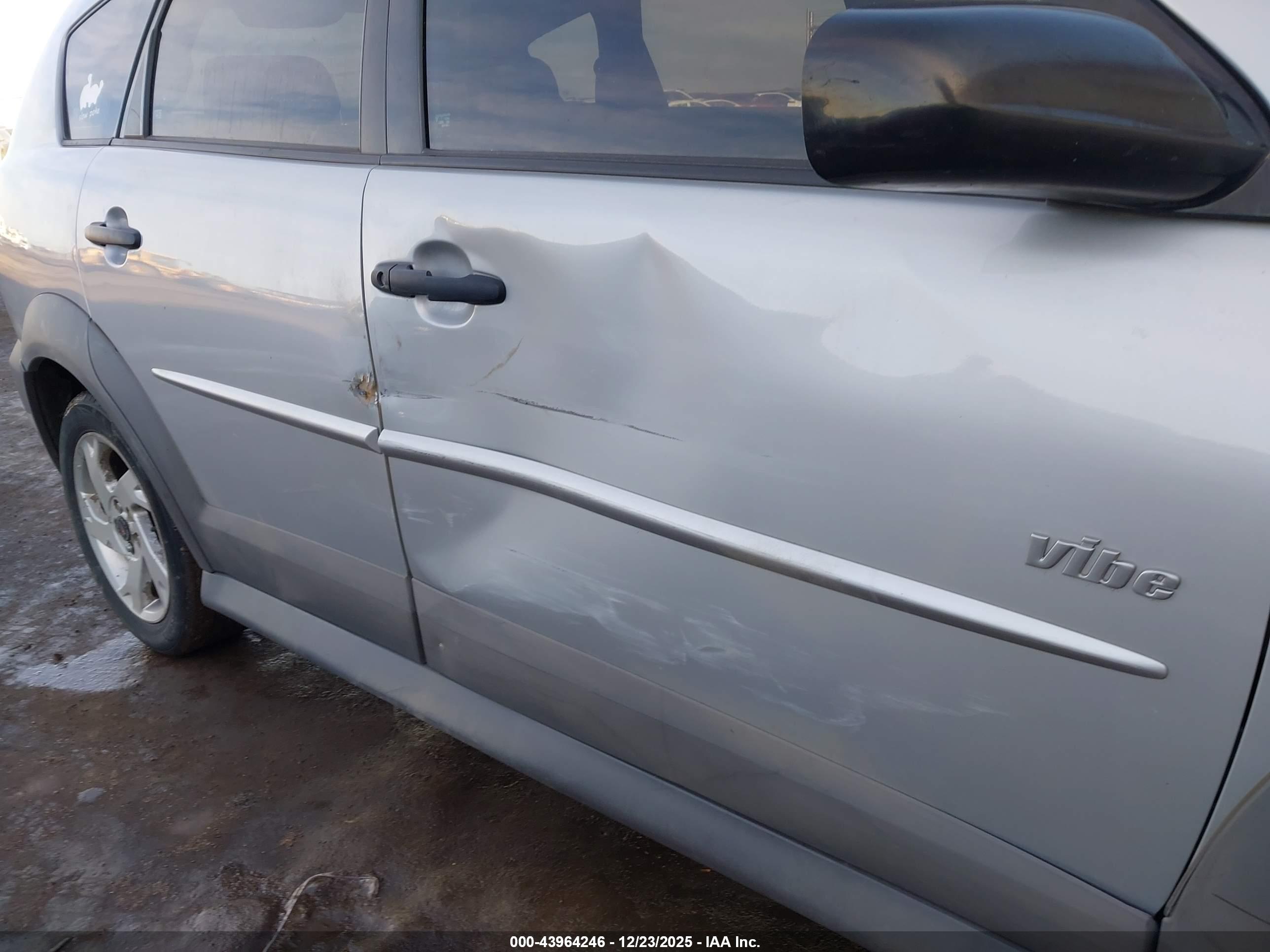 PONTIAC VIBE image 6