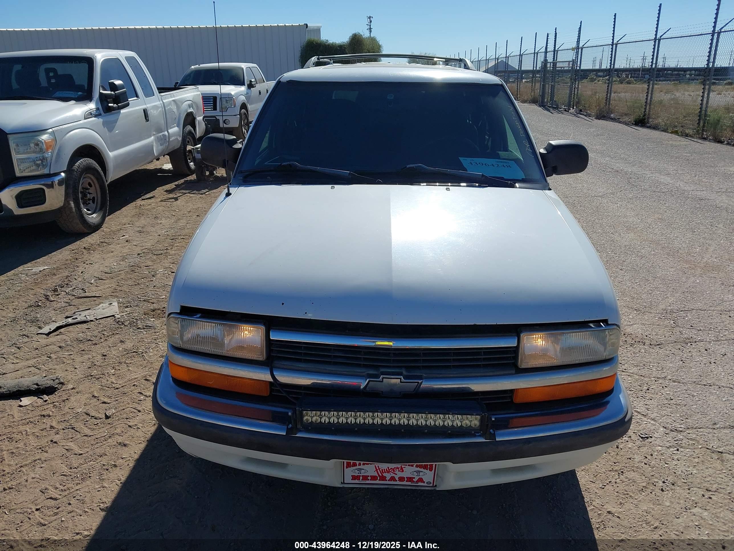 CHEVROLET BLAZER image 6