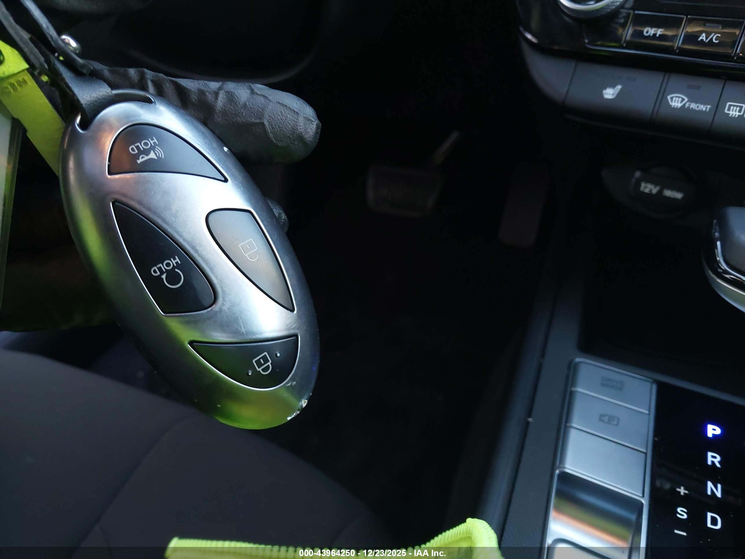 HYUNDAI ELANTRA image 11
