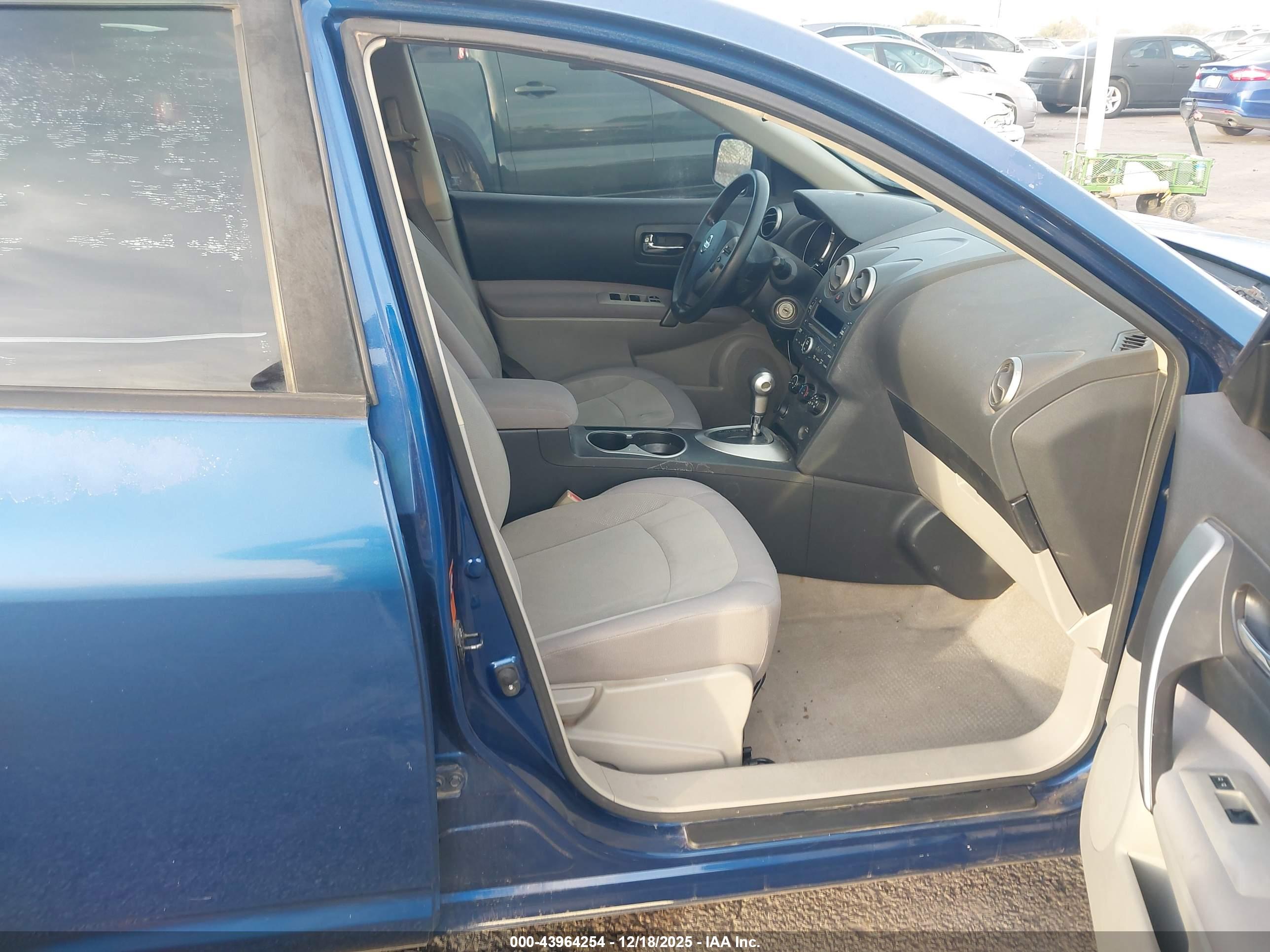 NISSAN ROGUE image 5