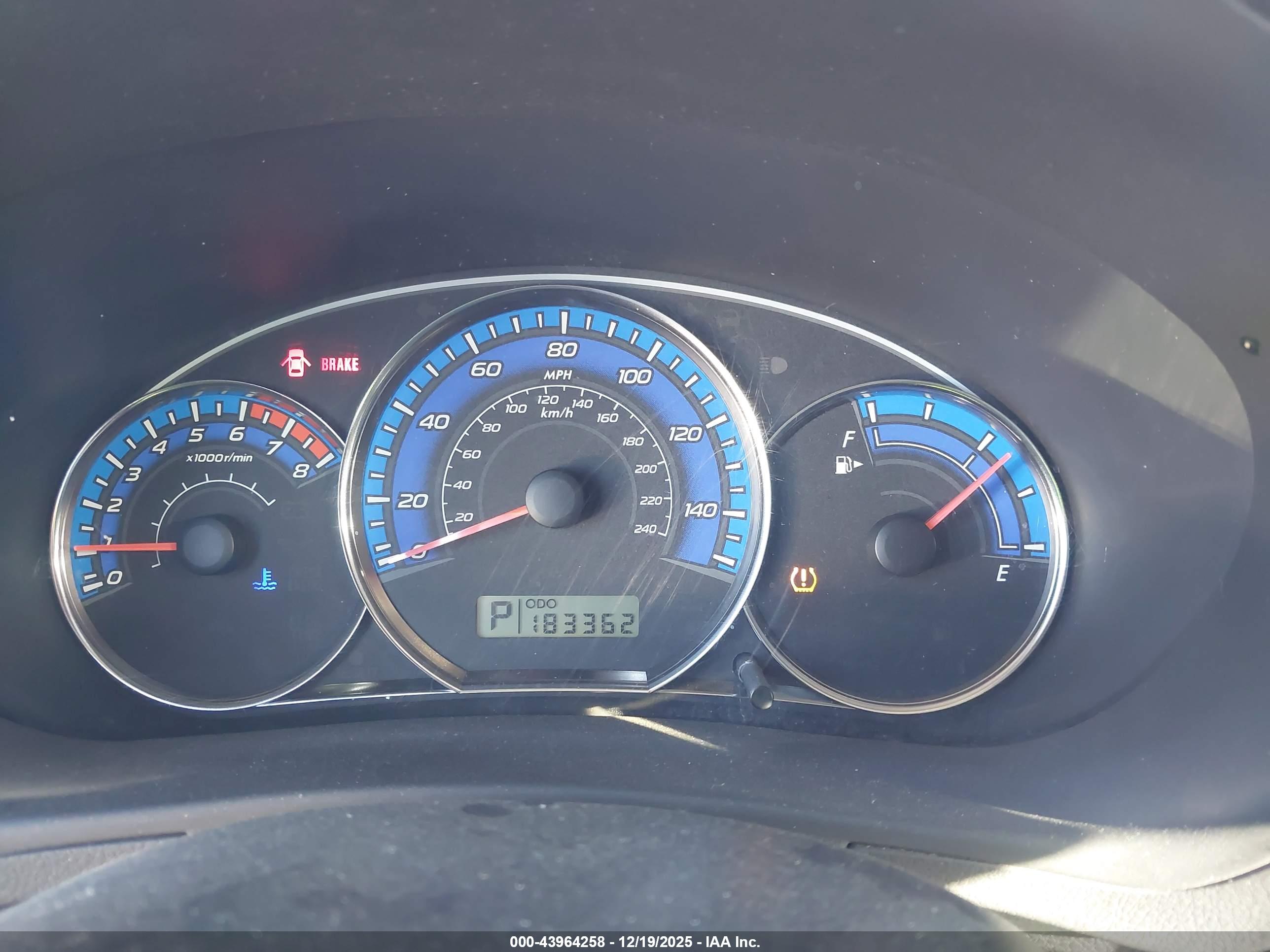 SUBARU FORESTER image 7