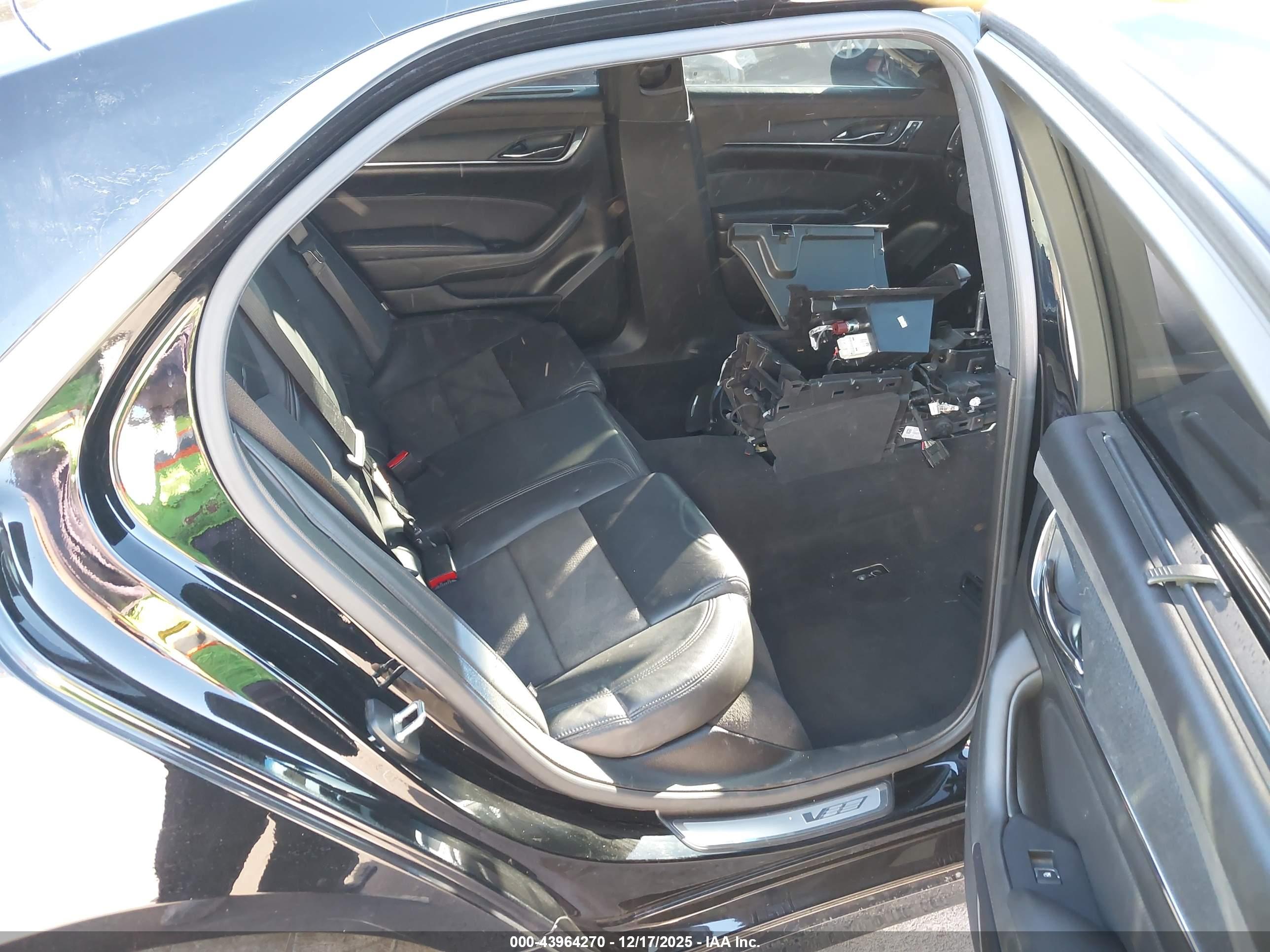 CADILLAC CTS-V image 8