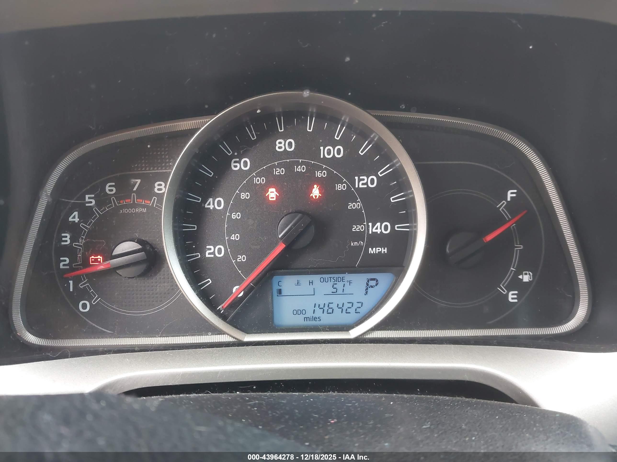 TOYOTA RAV4 image 7