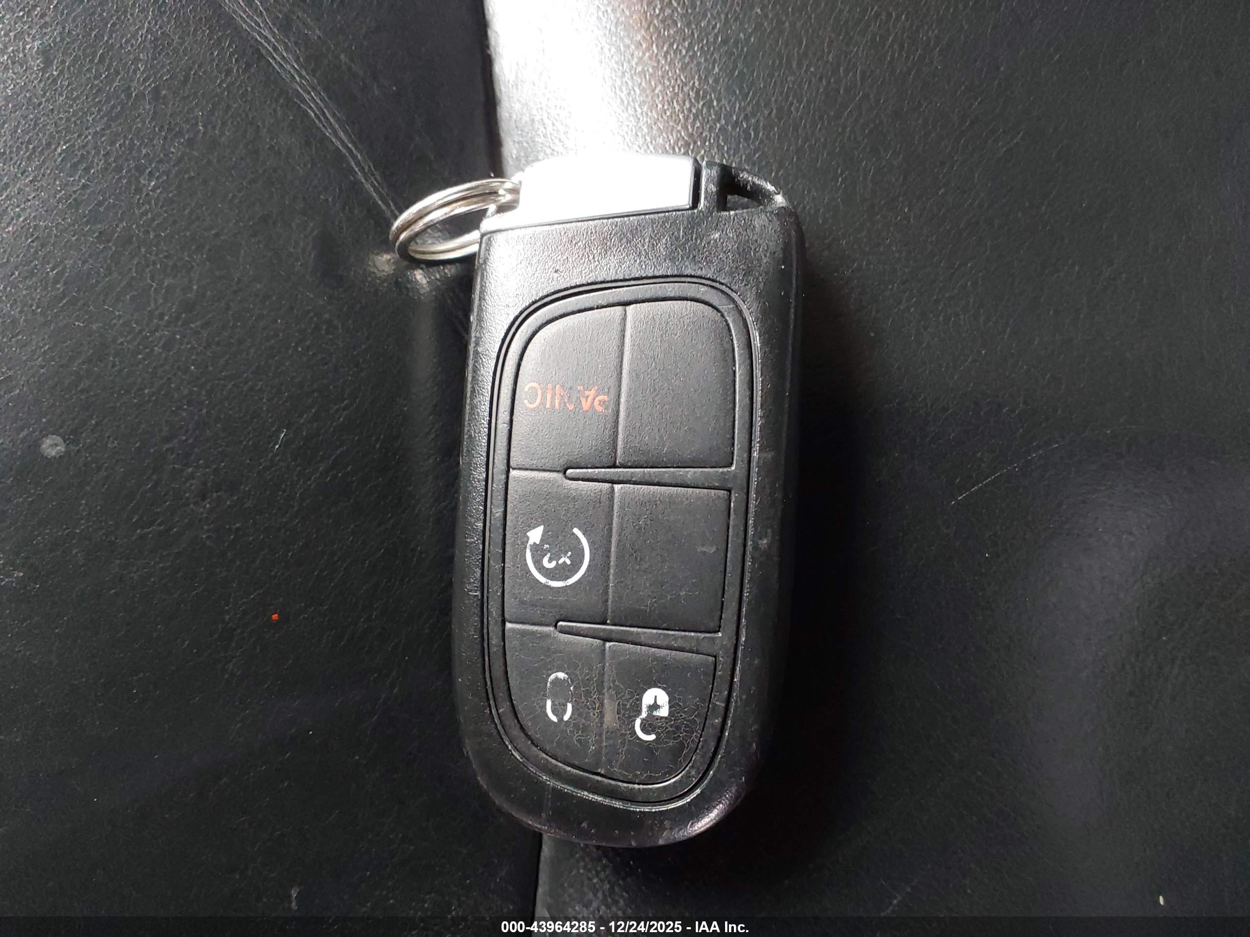 JEEP CHEROKEE image 11