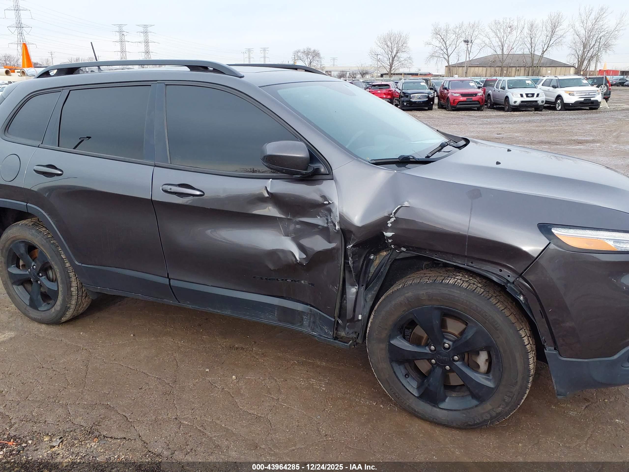 JEEP CHEROKEE image 6