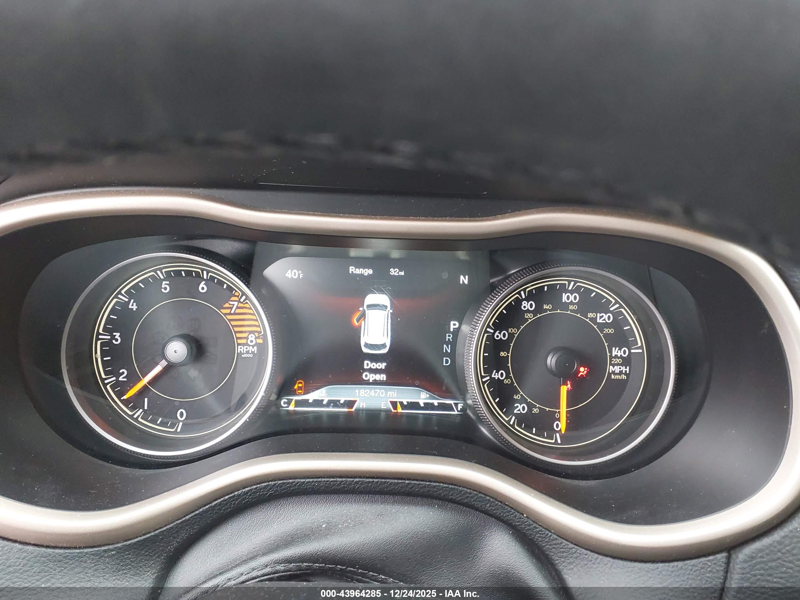 JEEP CHEROKEE image 7