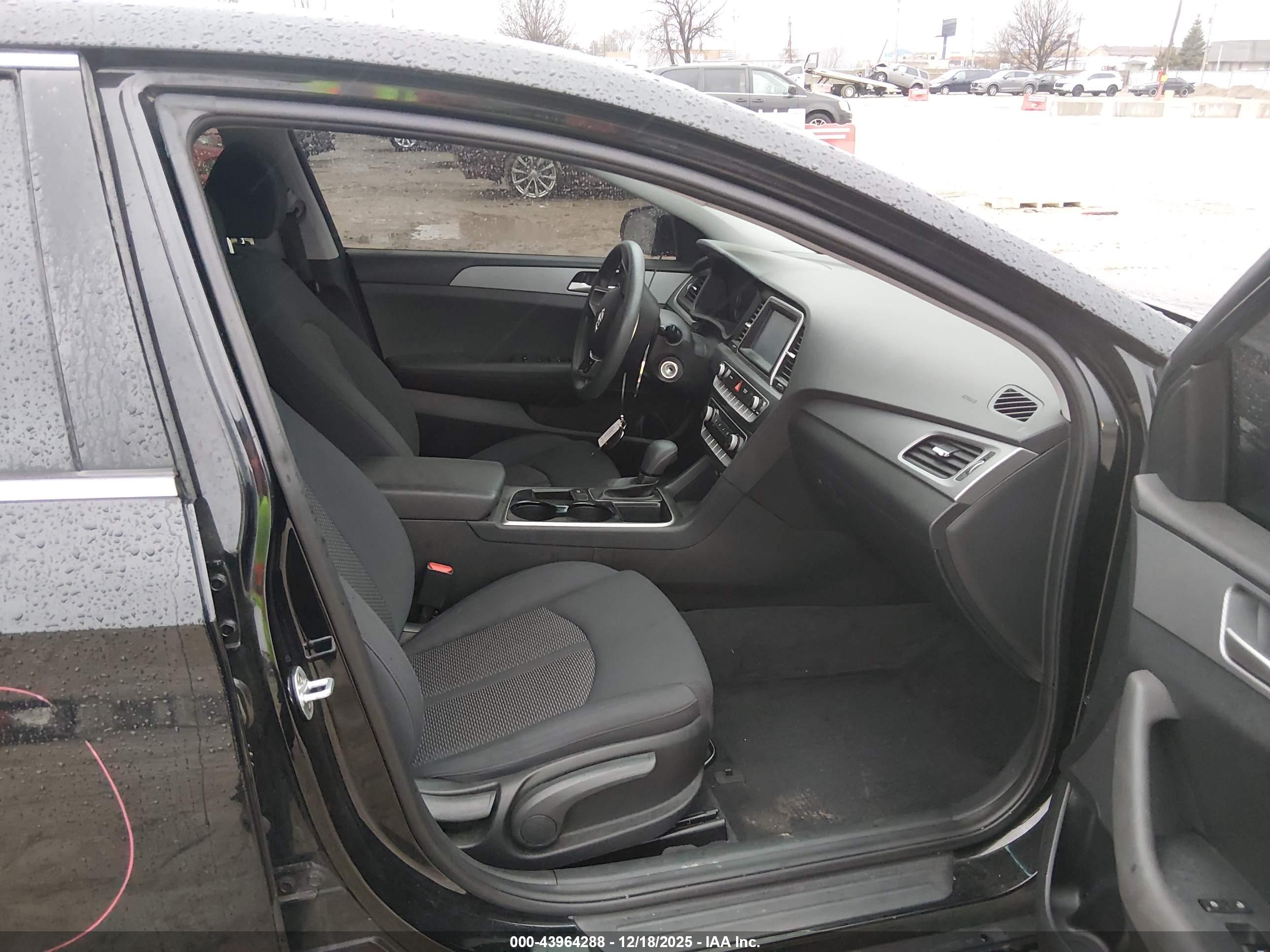 HYUNDAI SONATA image 5