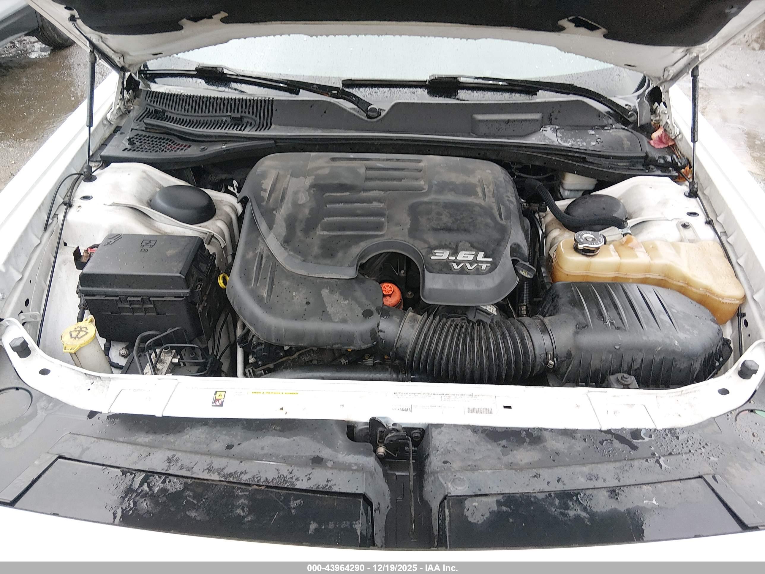 DODGE CHALLENGER image 10