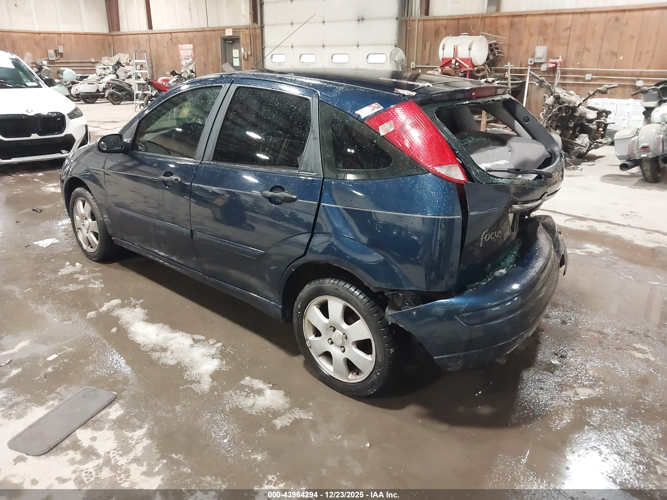 FORD FOCUS image 3